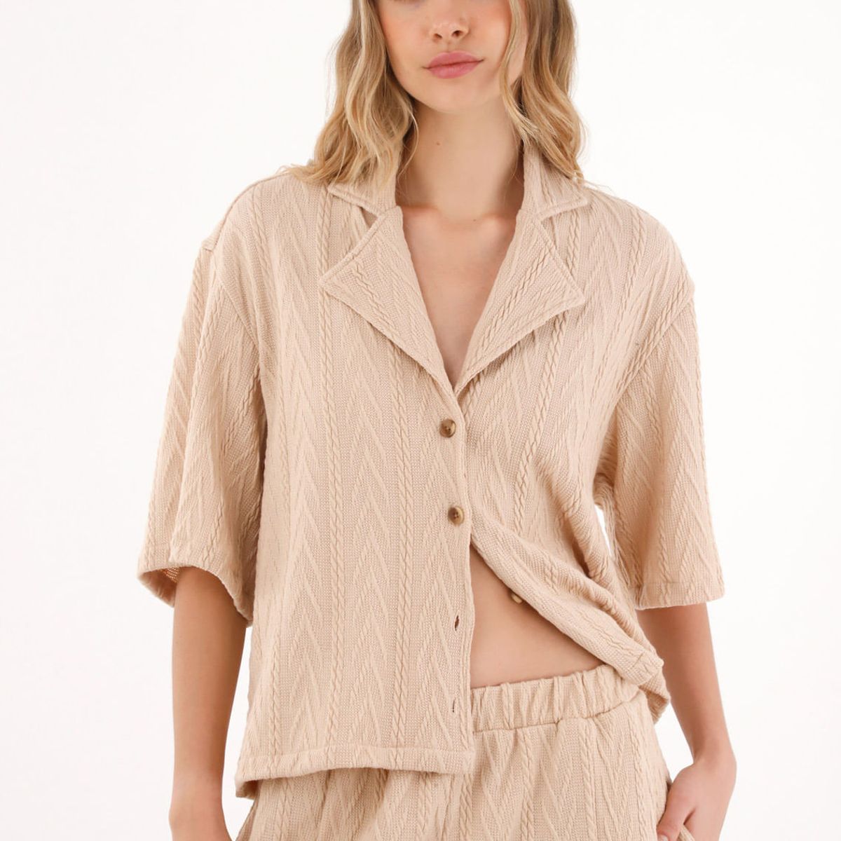 TOPMARK - Camisa manga corta tejida café para mujer