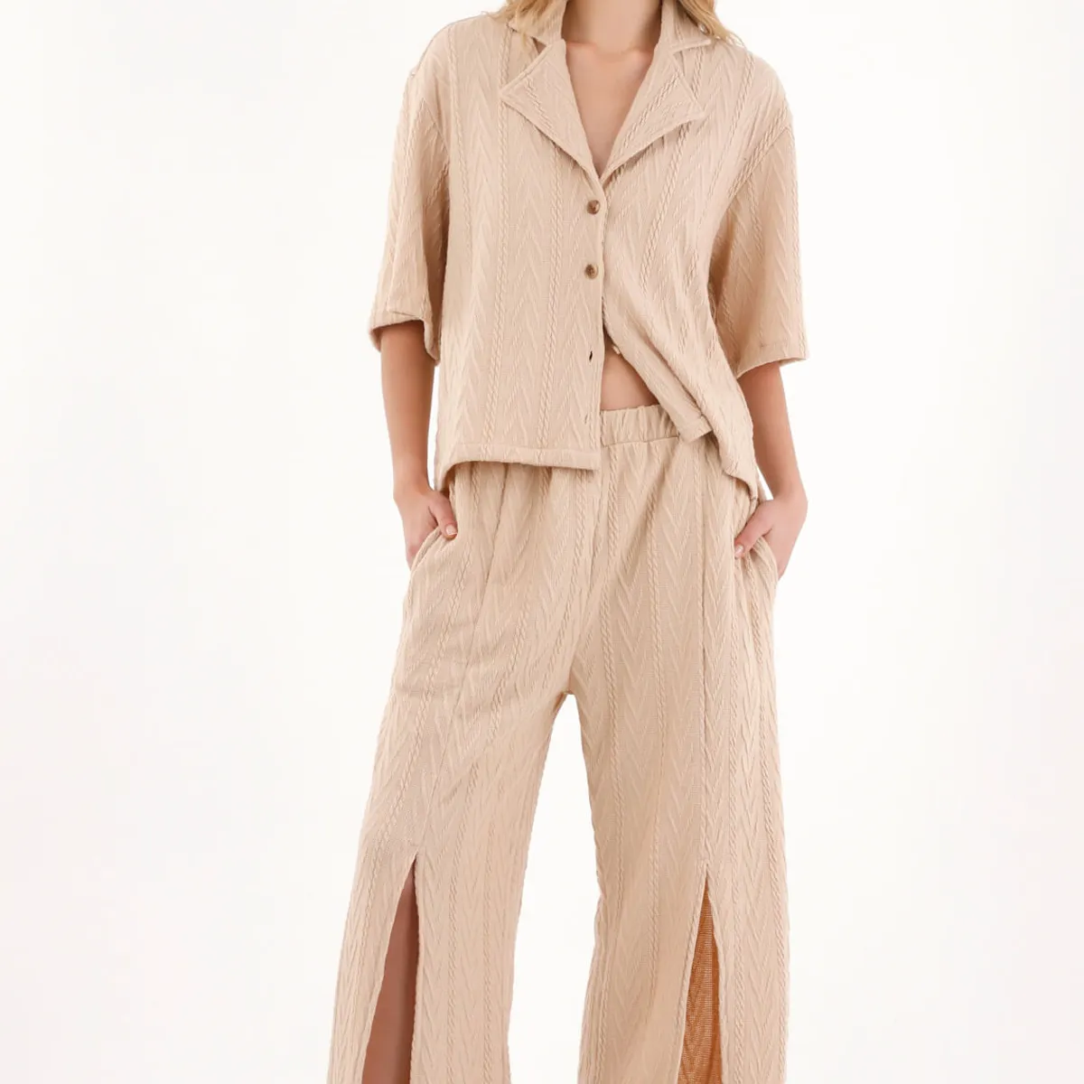 TOPMARK - Camisa manga corta tejida café para mujer