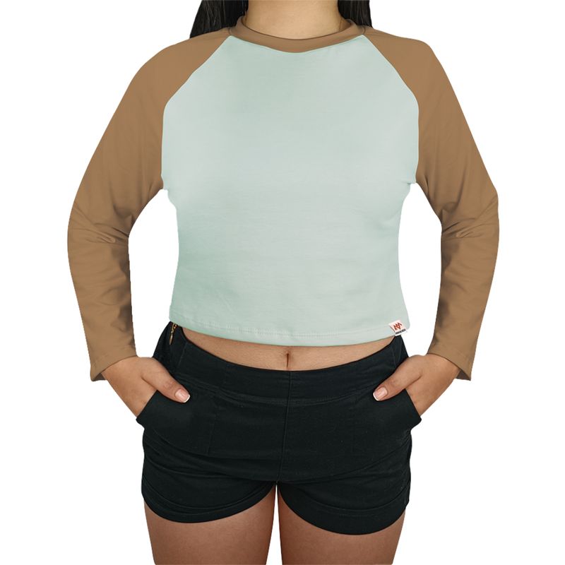 FUERA DEL MOLDE - Camiseta Crop Top Ranglan Manga Larga Premium Verde Menta Camel
