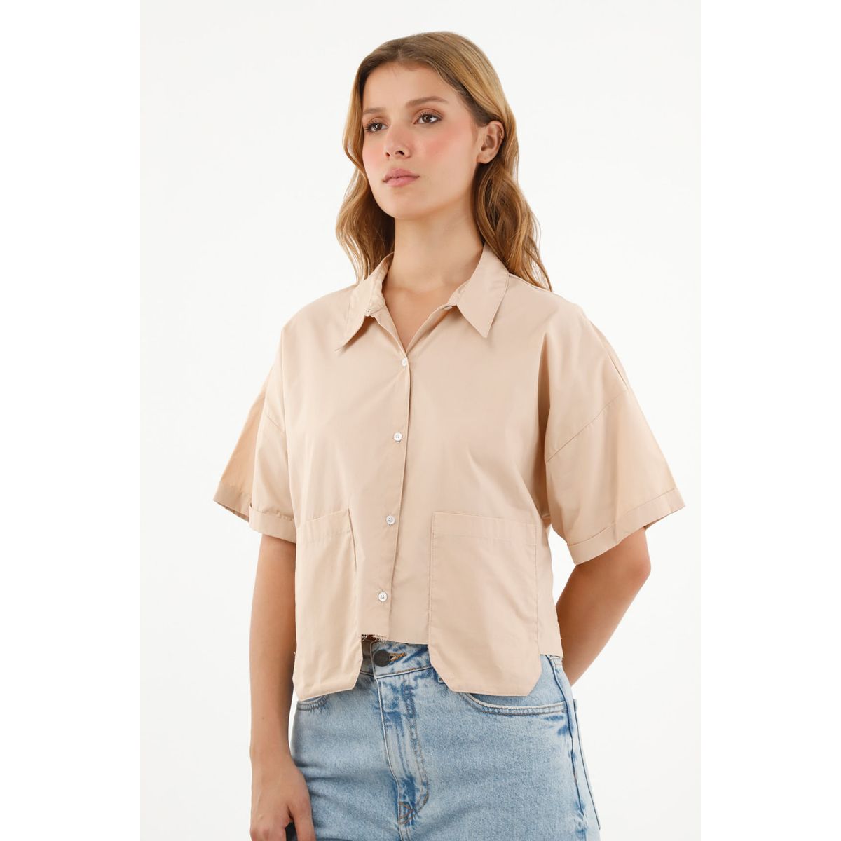 TENNIS - Camisa café con ruedo al corte para mujer