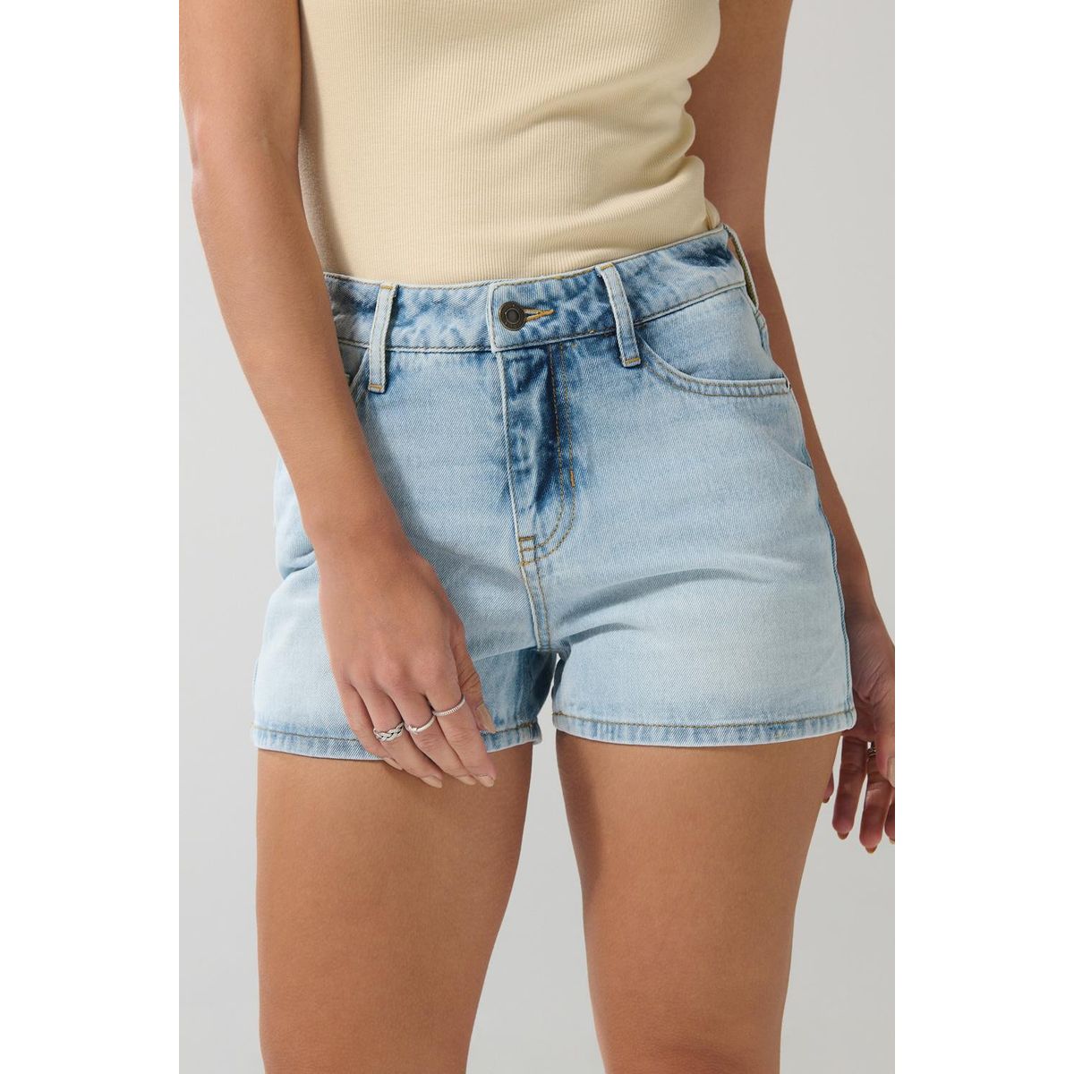 KOAJ - KOAJ Short en jean azul claro con tiro alto y bolsillos Short en jean azul claro con tiro alto y bolsillos Mujer