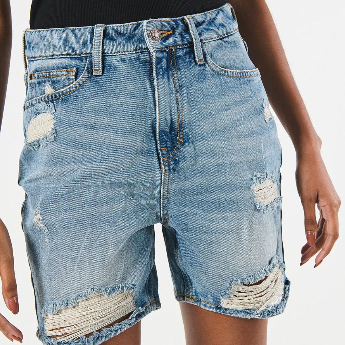 KOAJ - KOAJ Short súper tiro alto en jean azul con rotos en frente Mujer