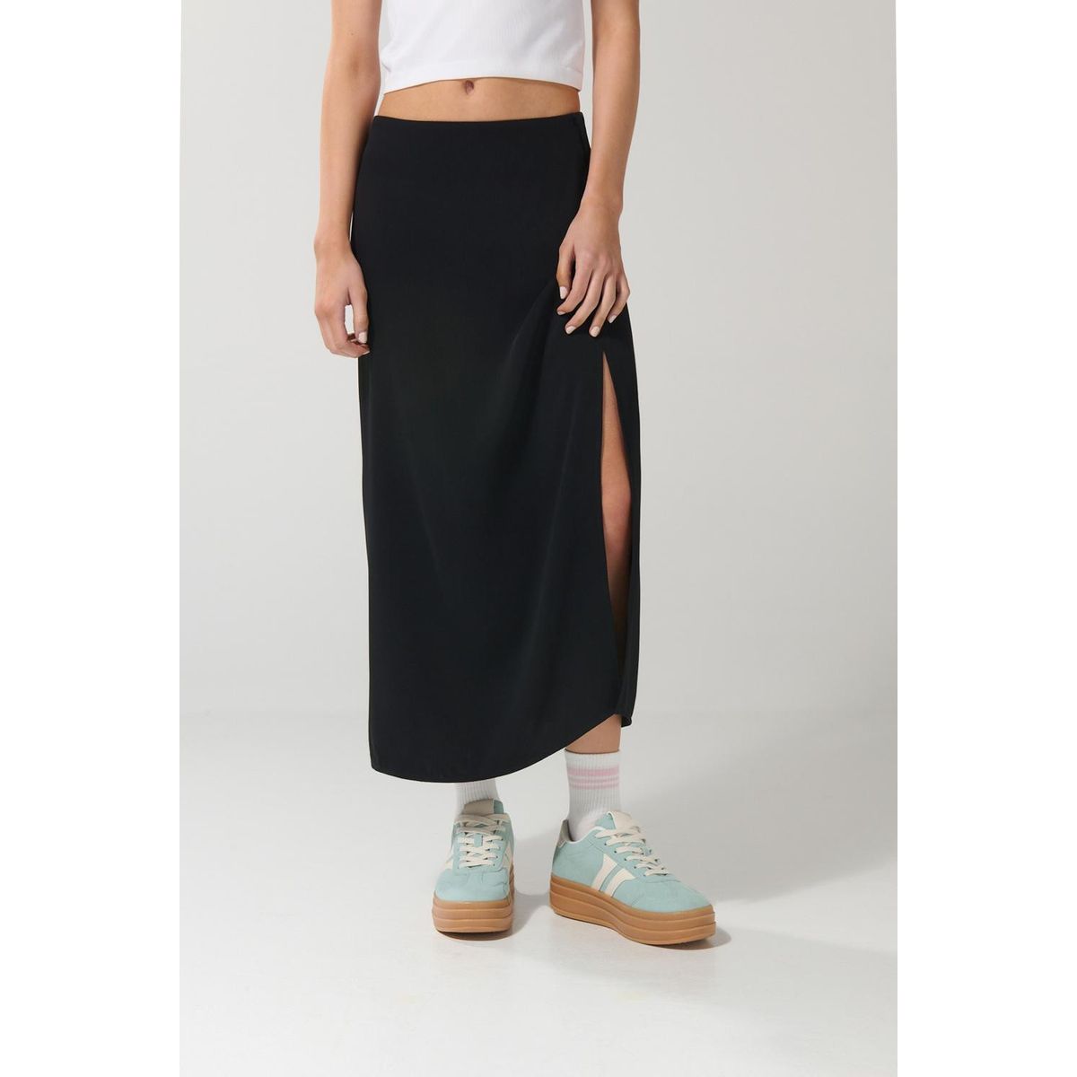 KOAJ - KOAJ Falda larga negra con tiro alto y abertura delantera Mujer