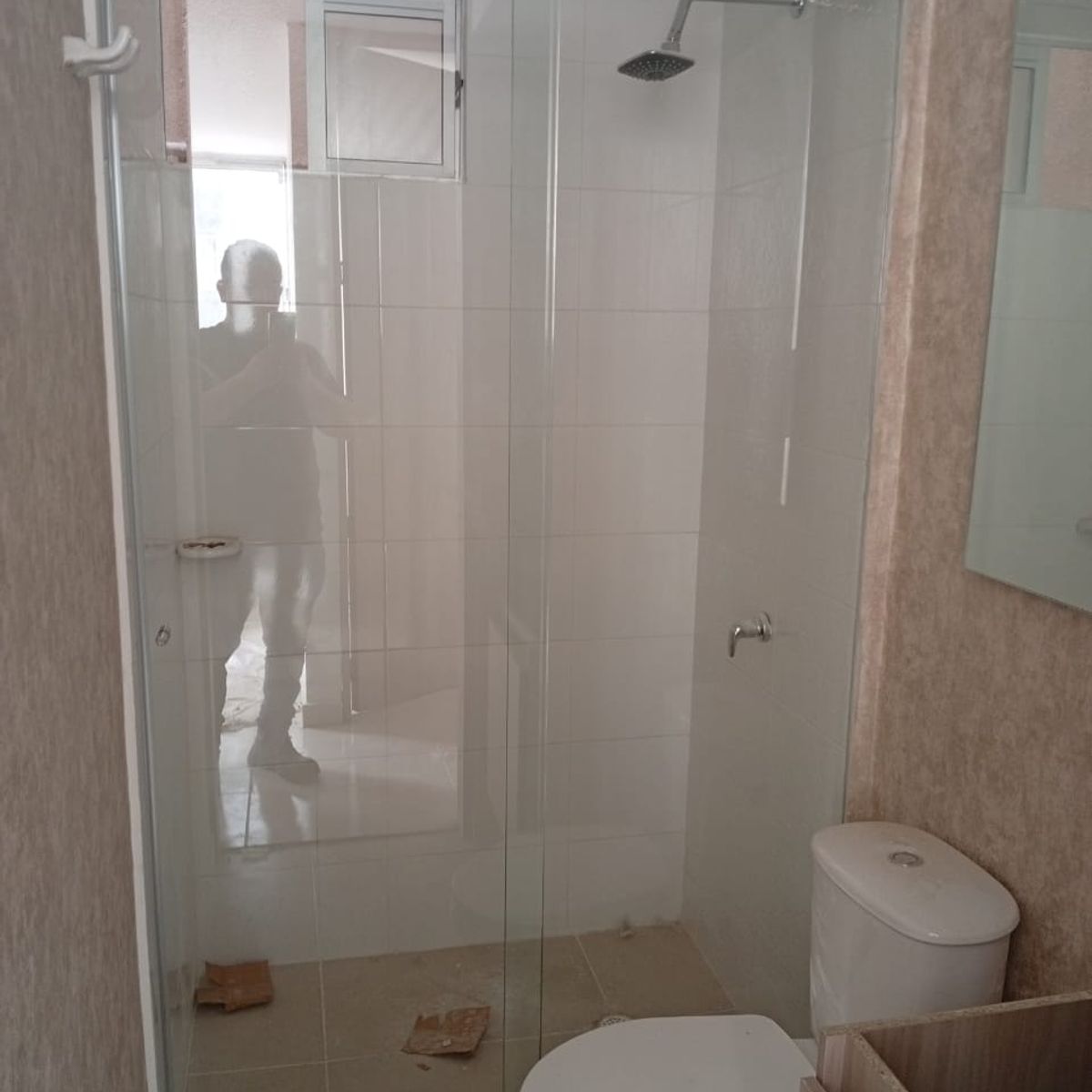 GENERICO - División en vidrio templado para Baño