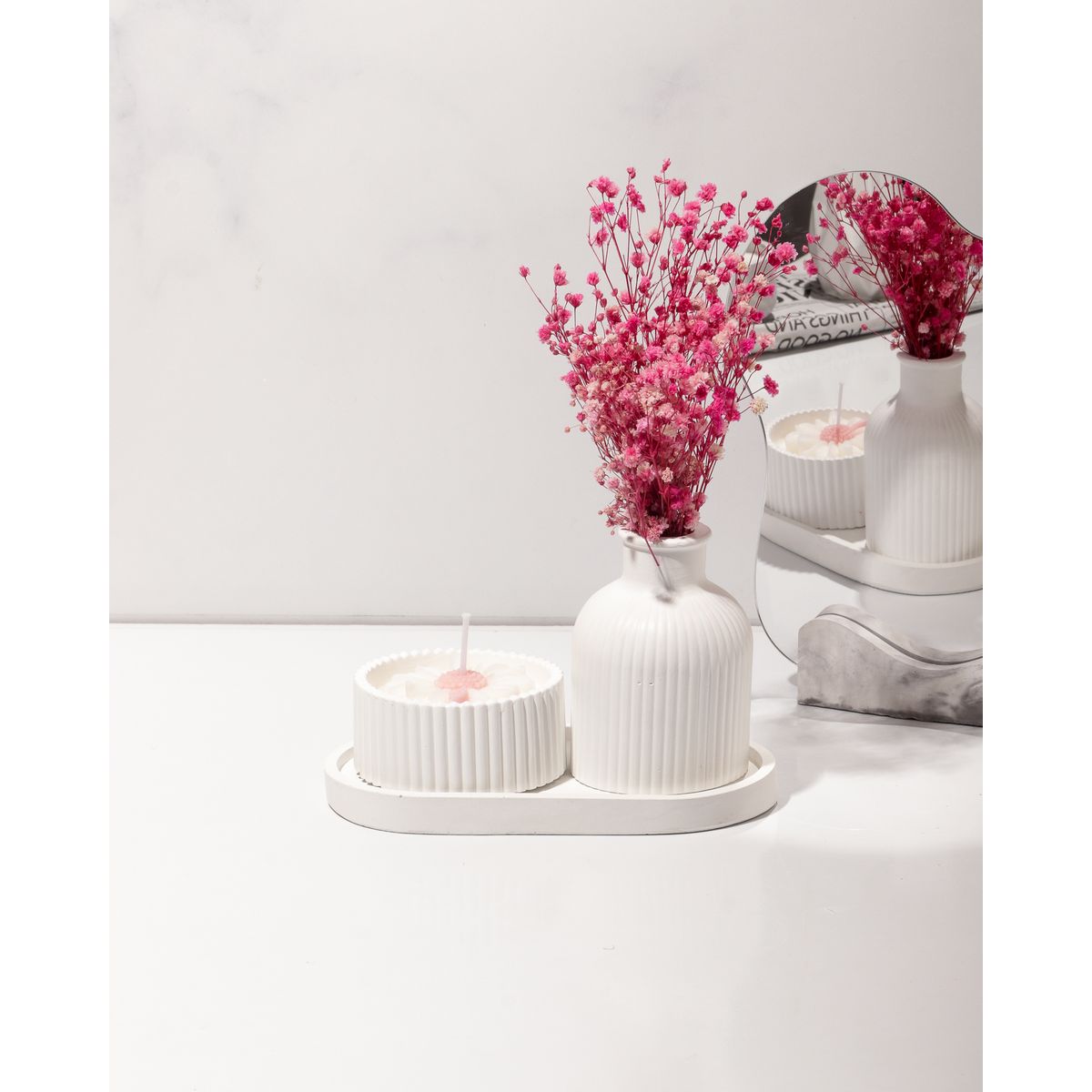 DECORACIONES ALE Y GABI - Jarron base ovalada flores y vela margarita 4 piezas