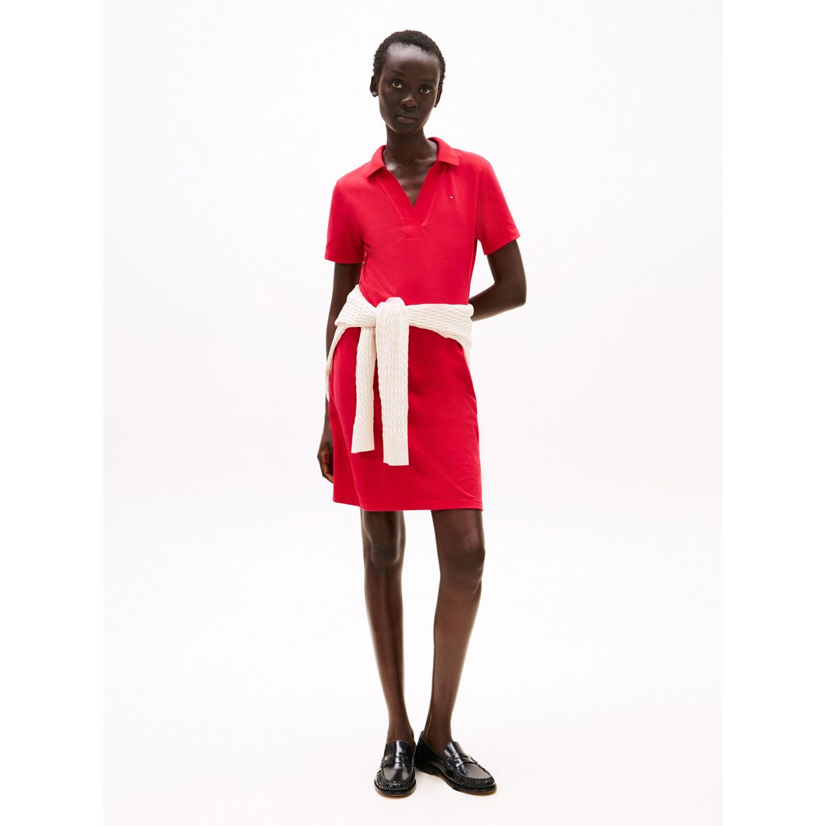 TOMMY HILFIGER - Vestido rojo tipo polo con cuello en V abierto Tommy Hilfiger