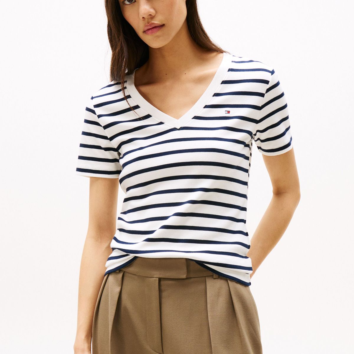 TOMMY HILFIGER - Camiseta blanca de rayas con cuello en V Tommy Hilfiger