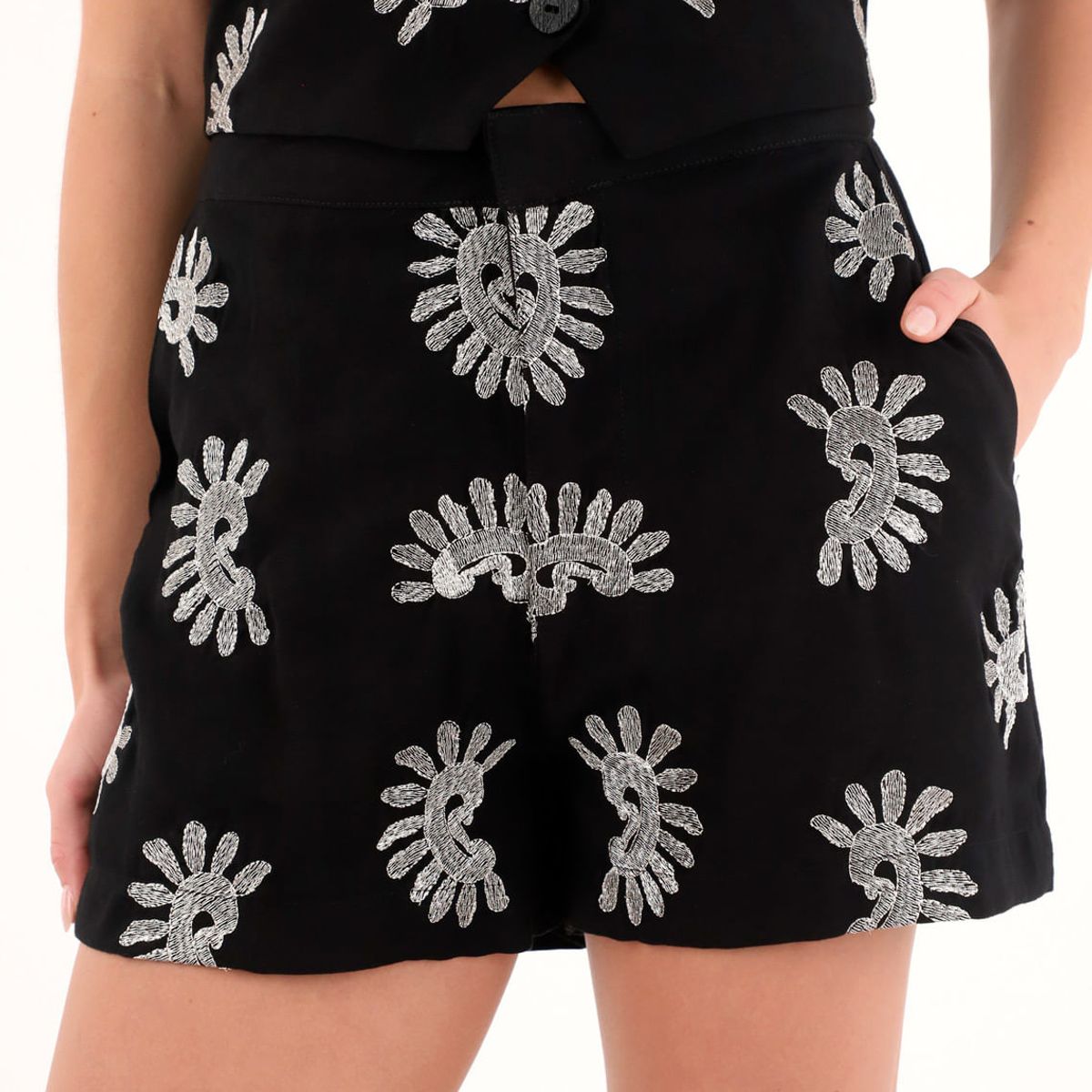 TENNIS - Bermuda corta con brillos y bordados para mujer