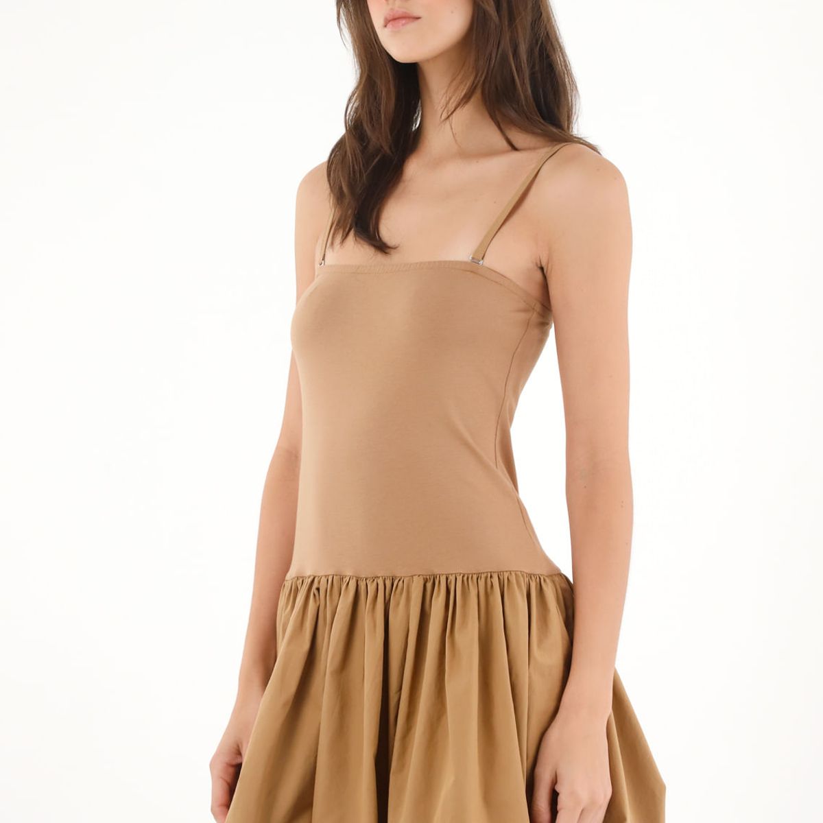 TENNIS - Vestido corto strapless con falda globo café para mujer