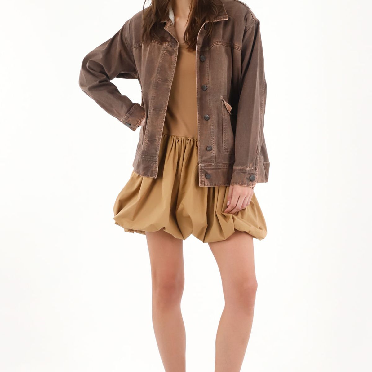 TENNIS - Vestido corto strapless con falda globo café para mujer