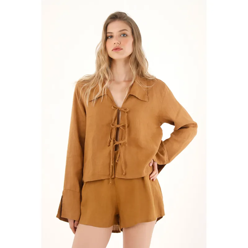 TENNIS - Camisa en 100% lino con tiras que anudan en frente café para mujer