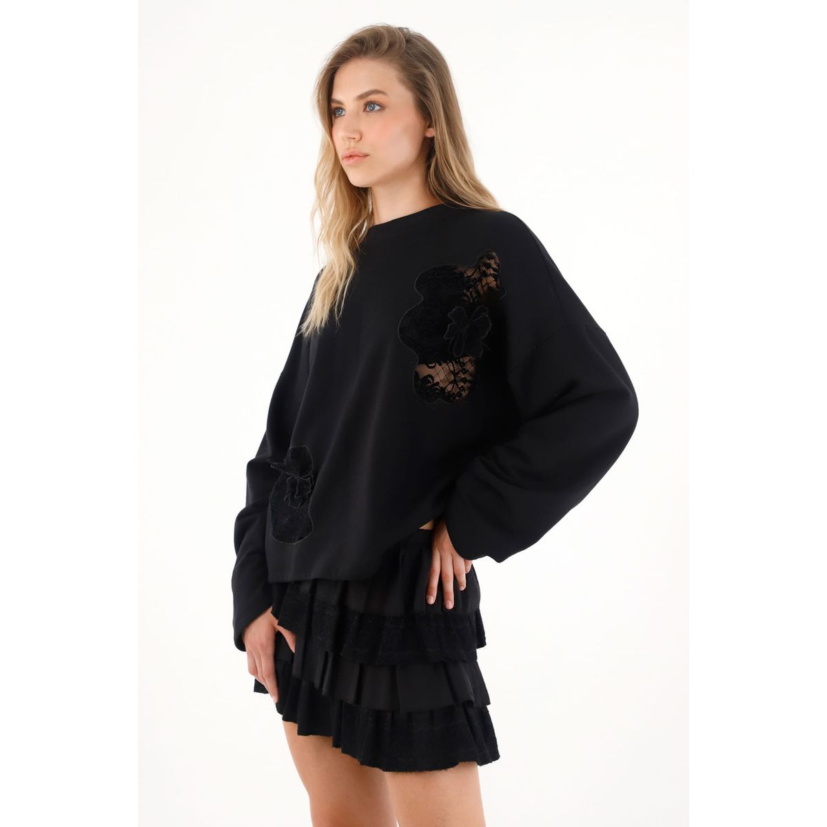 TENNIS - Buzo negro con detalles bordados para mujer