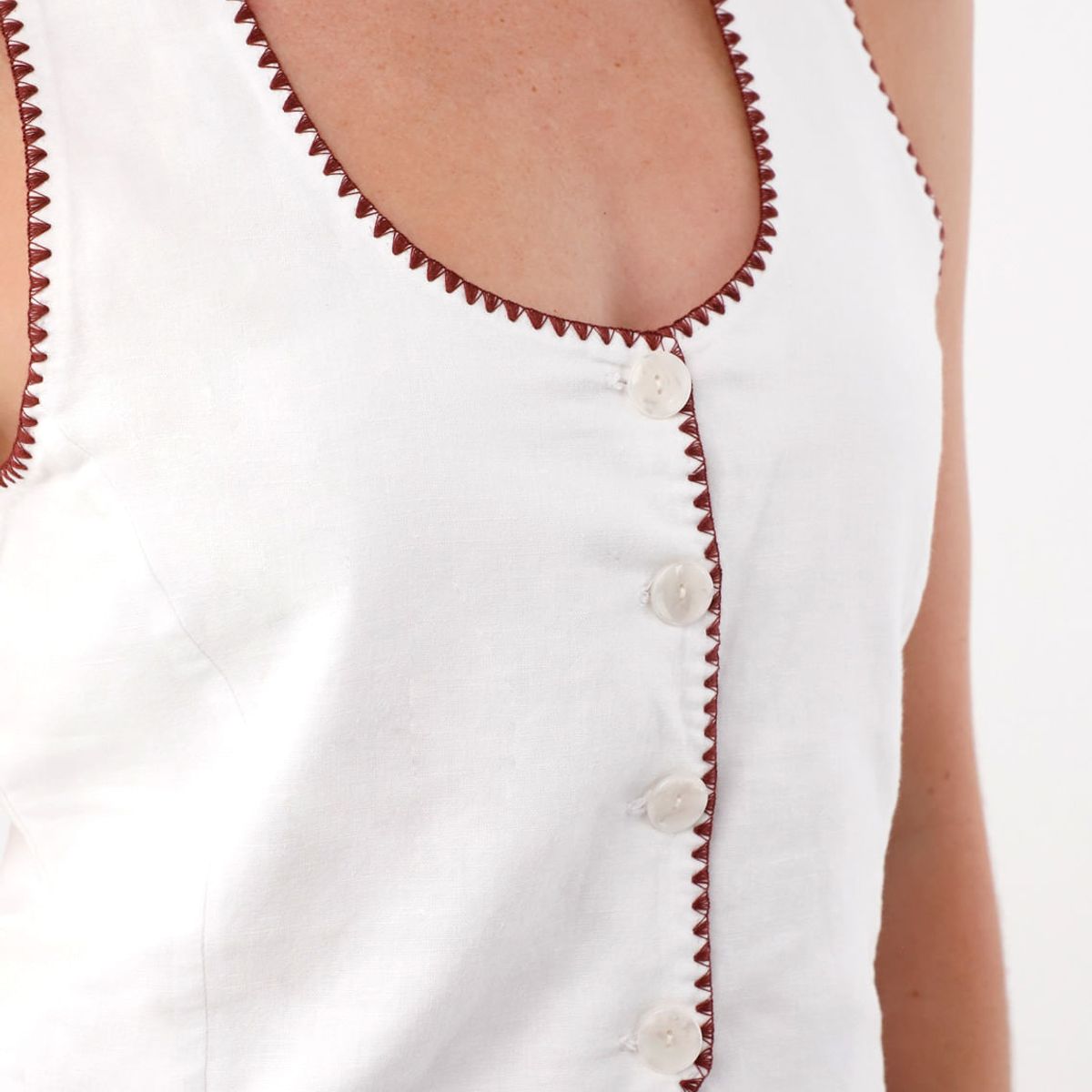 TENNIS - Chaleco en apariencia lino con escote profundo blanco para mujer