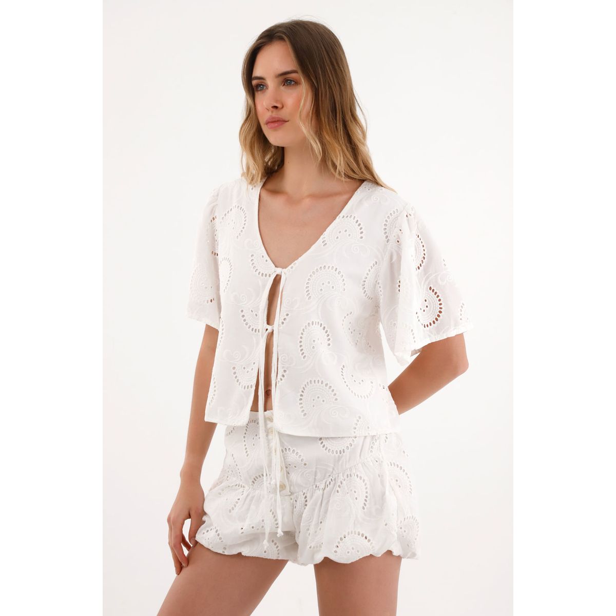 TOPMARK - Camisa manga corta en ojalillo crudo para mujer