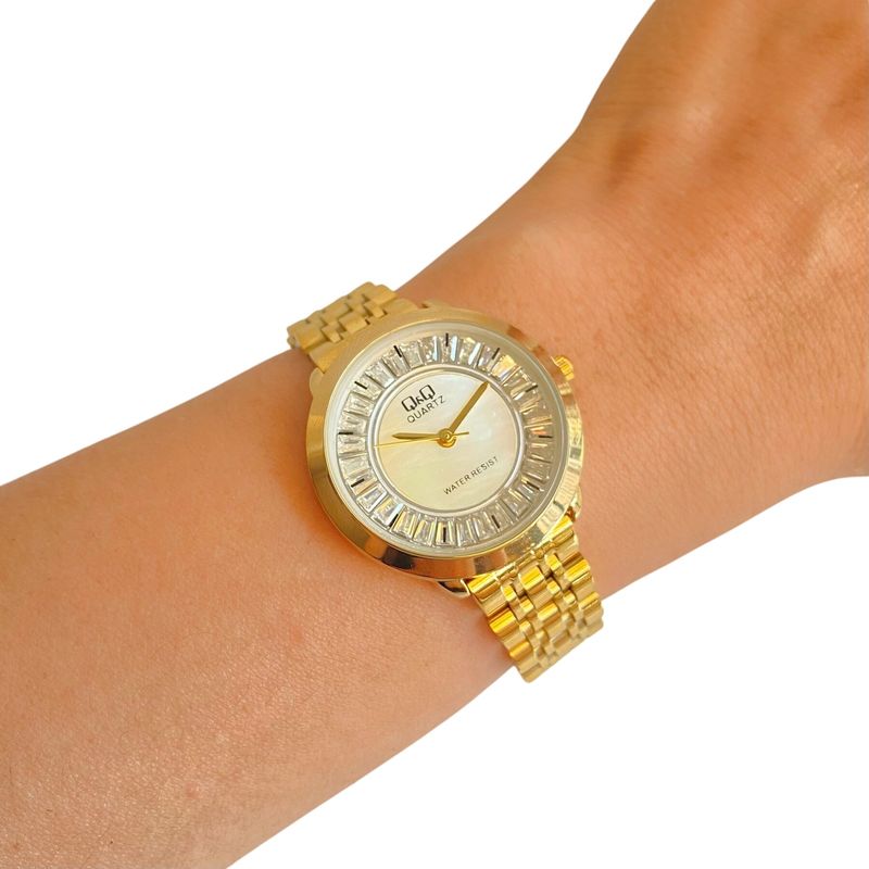 Q&Q - Reloj Q&Q Dorado Con Piedras Acero Inoxidable Original + Caja