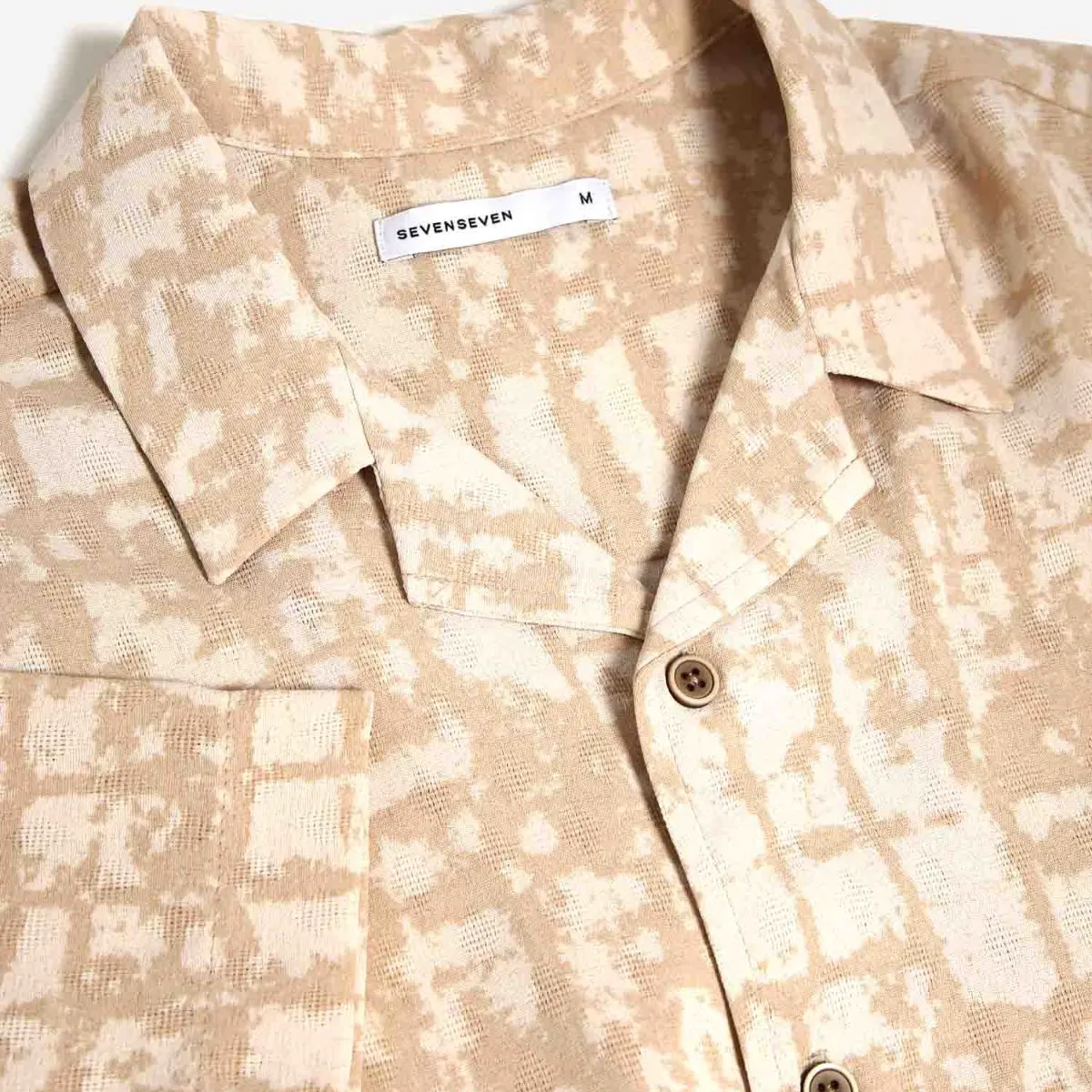 SEVEN SEVEN - Camisa Resort Estampada  Para Hombre Taupe Seven Seven