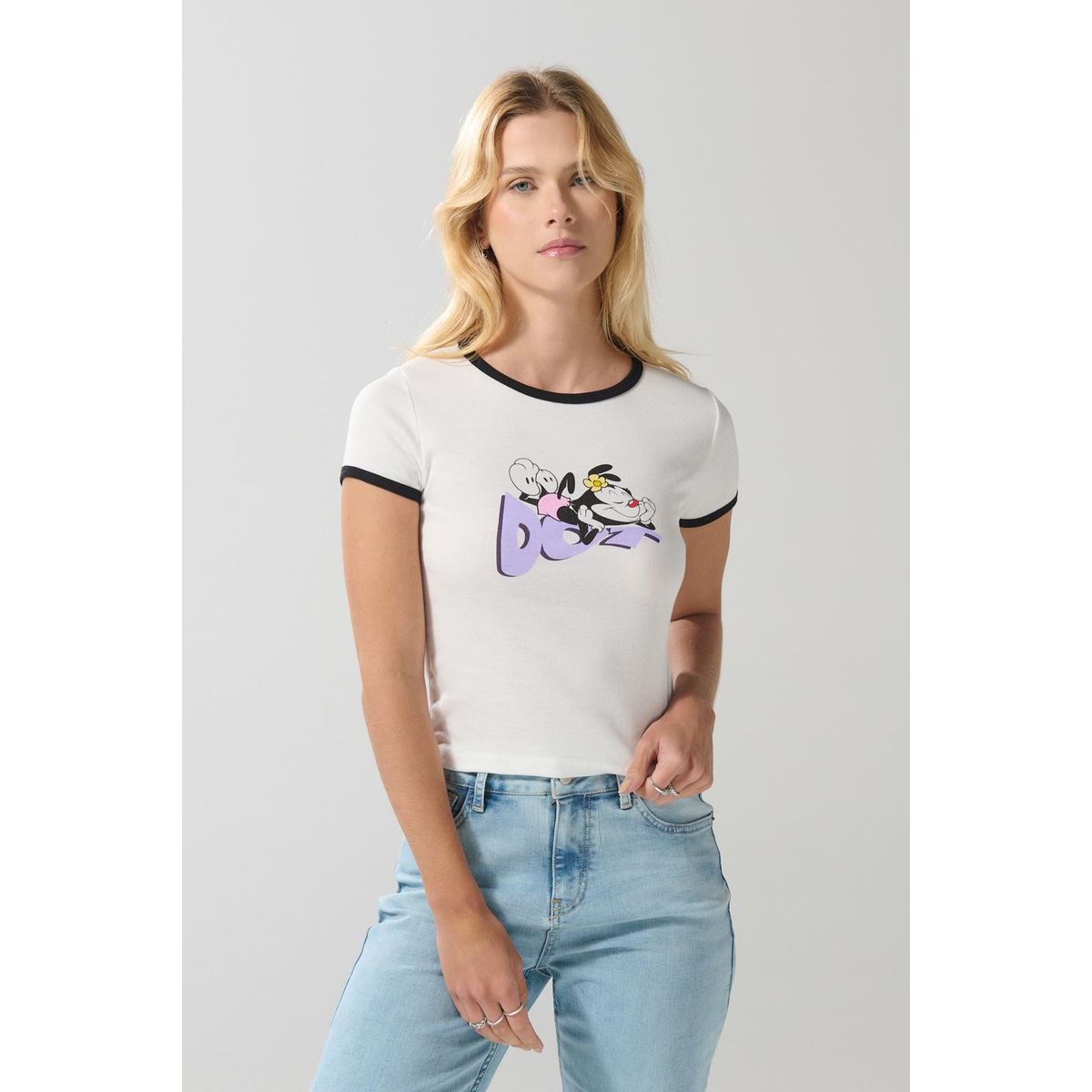 KOAJ - KOAJ Camiseta crema de Animaniacs manga corta con contrastes Mujer