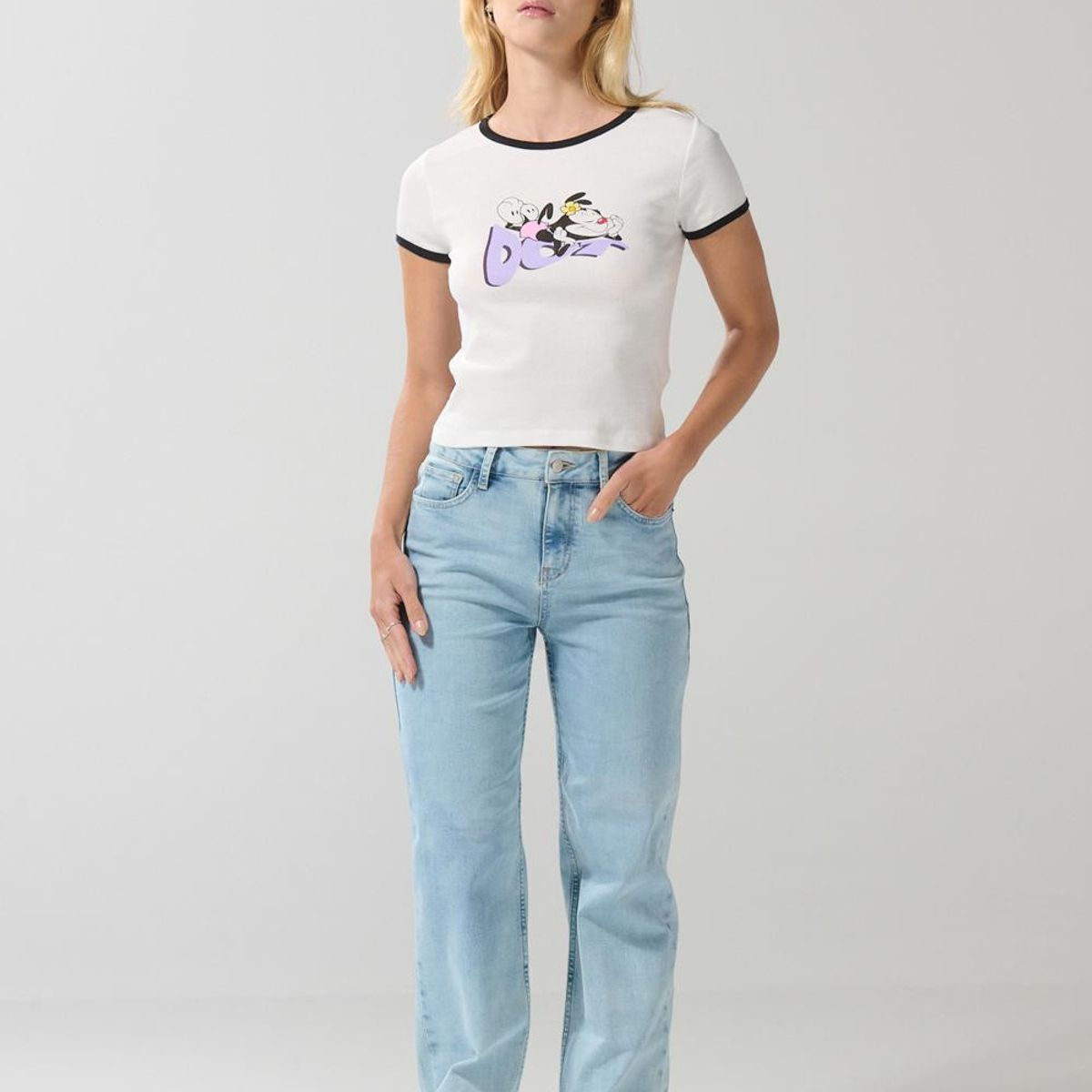 KOAJ - KOAJ Camiseta crema de Animaniacs manga corta con contrastes Mujer