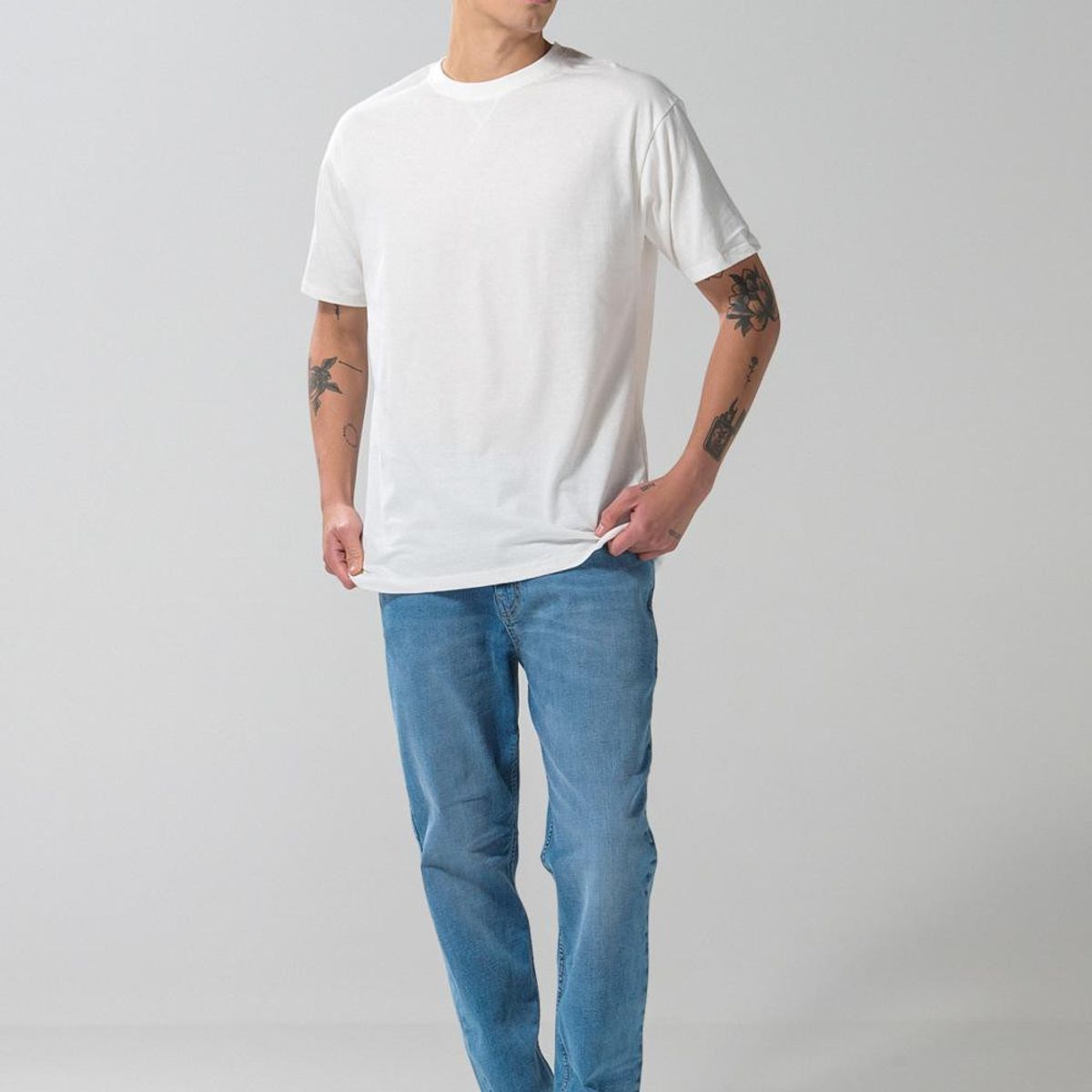 KOAJ - KOAJ Camiseta con costura cruzada unicolor y manga corta Hombre