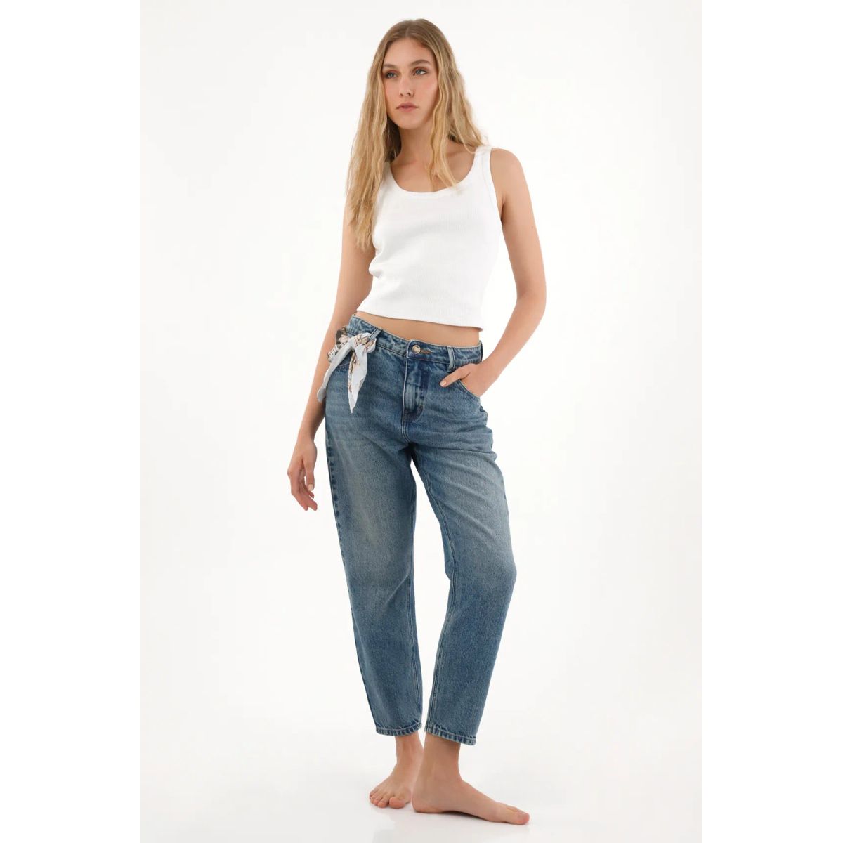 TENNIS - Jean Mom de tiro alto crop azul para mujer