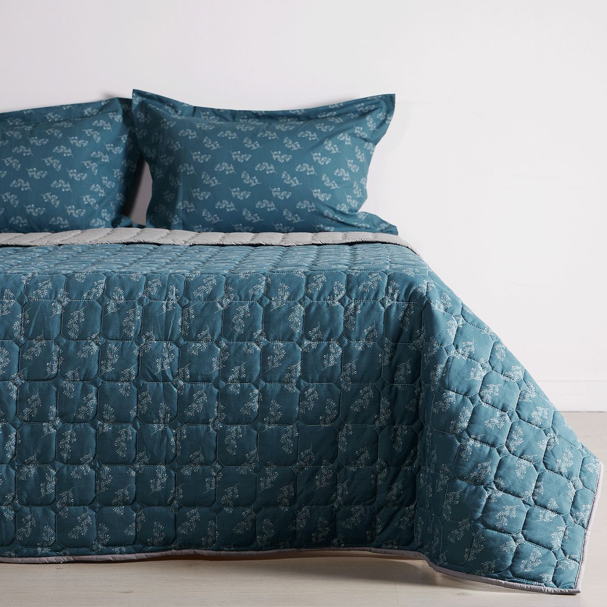 DISTRIHOGAR - Cubrelecho Doblefaz 150 Hilos Polialgodón Niebla Doble