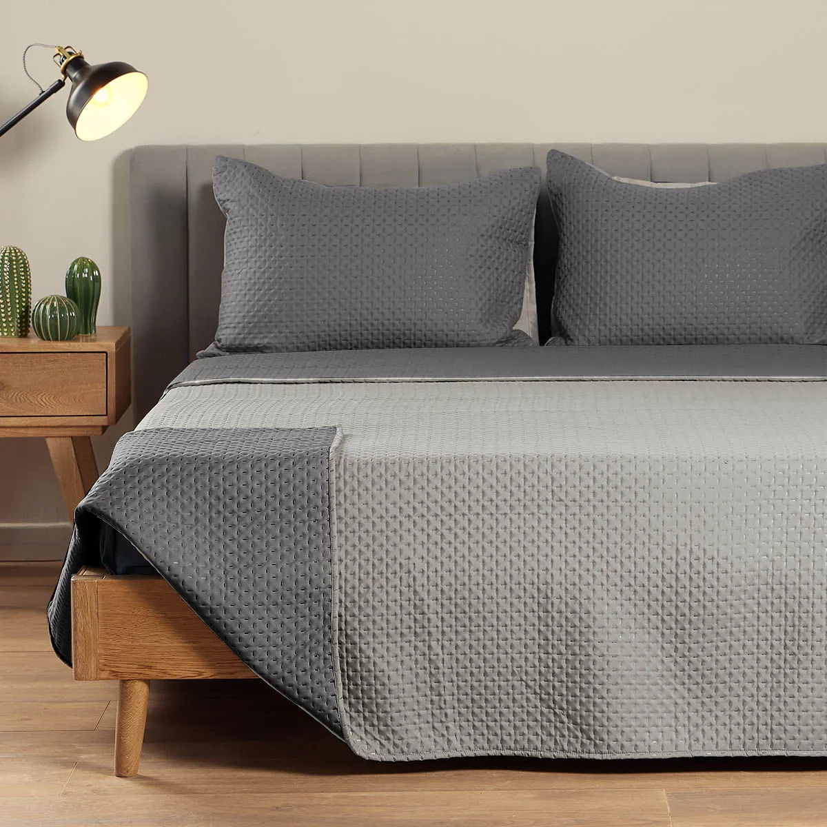 DISTRIHOGAR - Cubrelecho tipo Quilt Doble Faz Microfibra Gris Sencillo