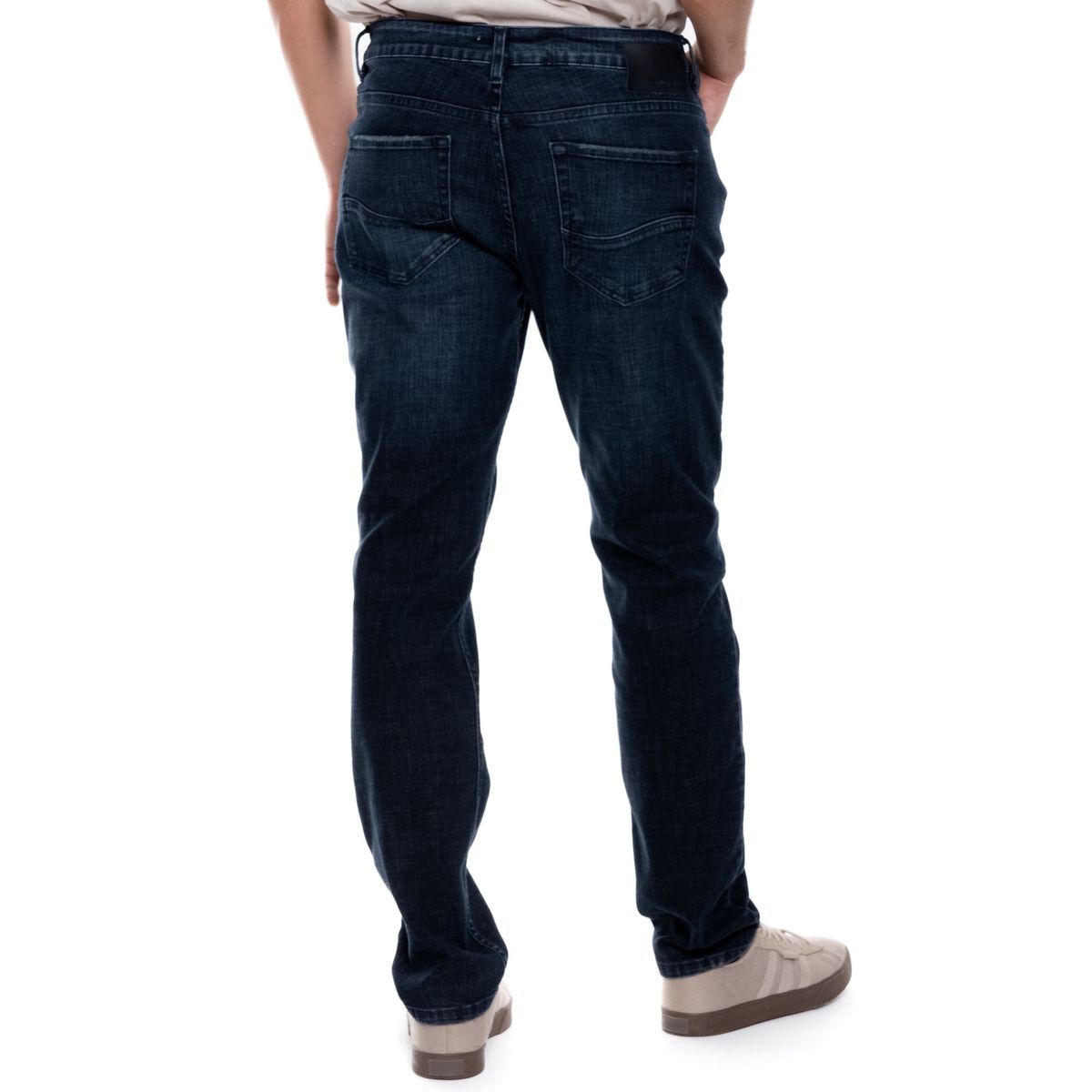 COLOR BLUE - Fremont/Regular Fit Jeans Tono Oscuro Con Desgastes