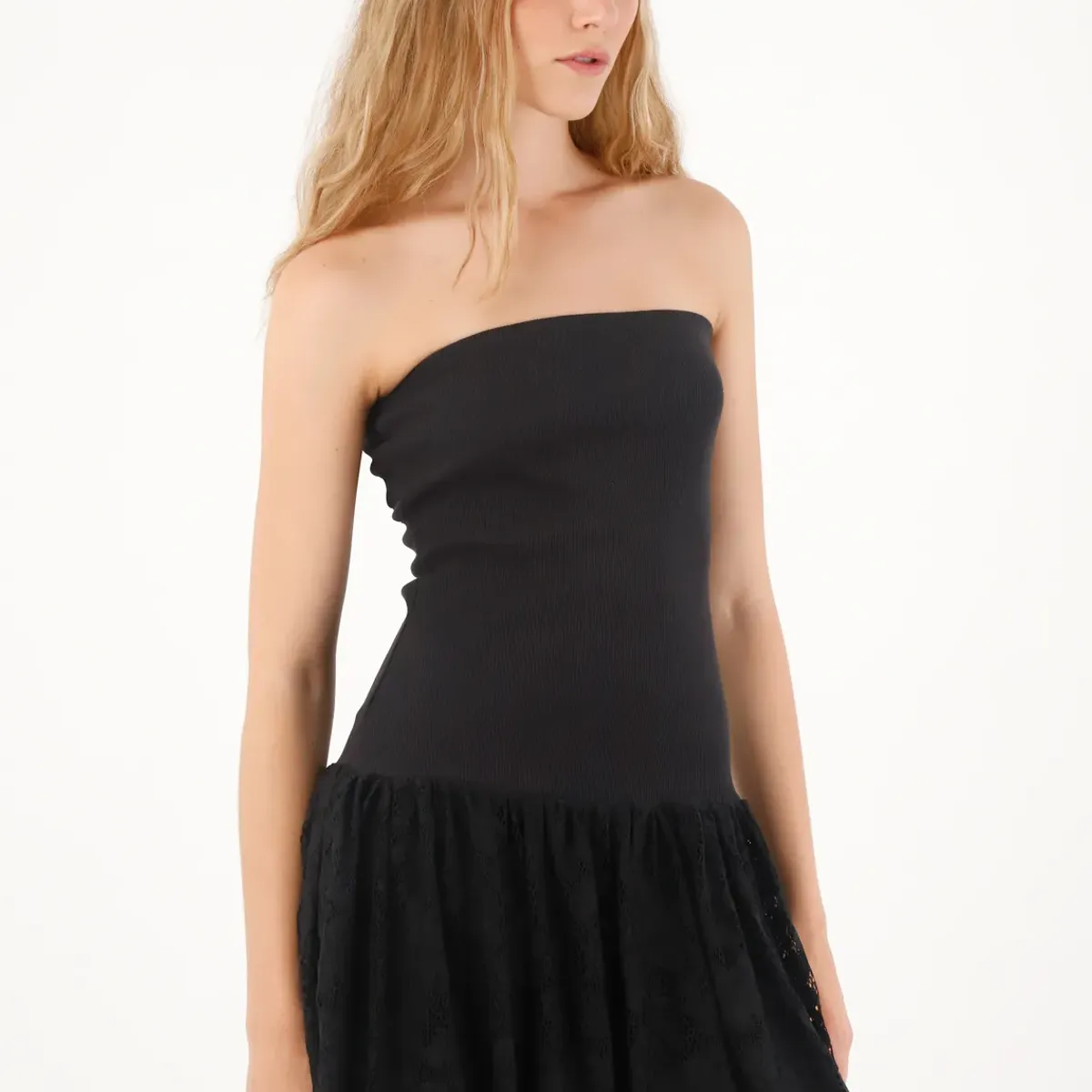 TENNIS - Vestido corto strapless negro para mujer