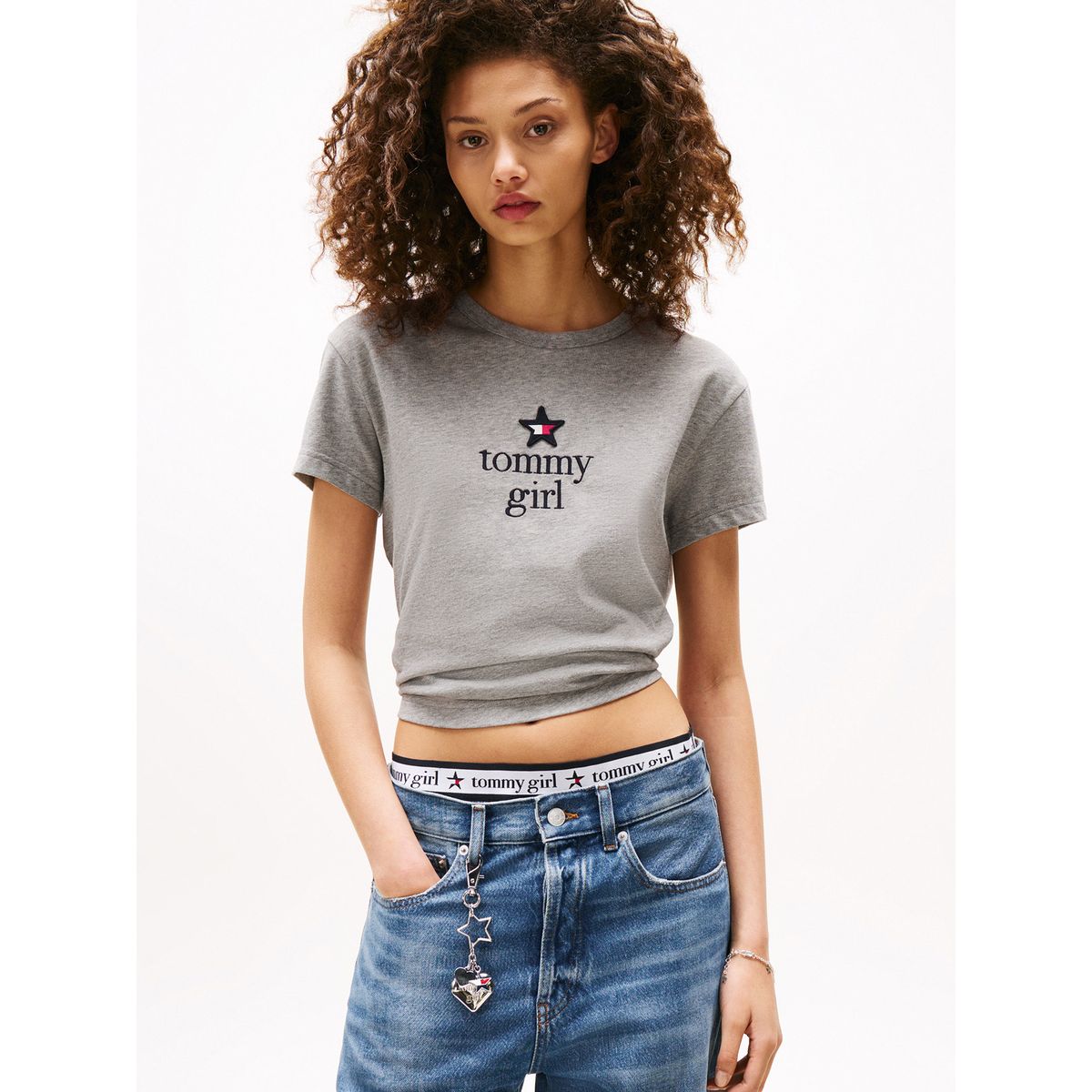 TOMMY HILFIGER - Camiseta gris de corte regular Tommy Girl Tommy Jeans