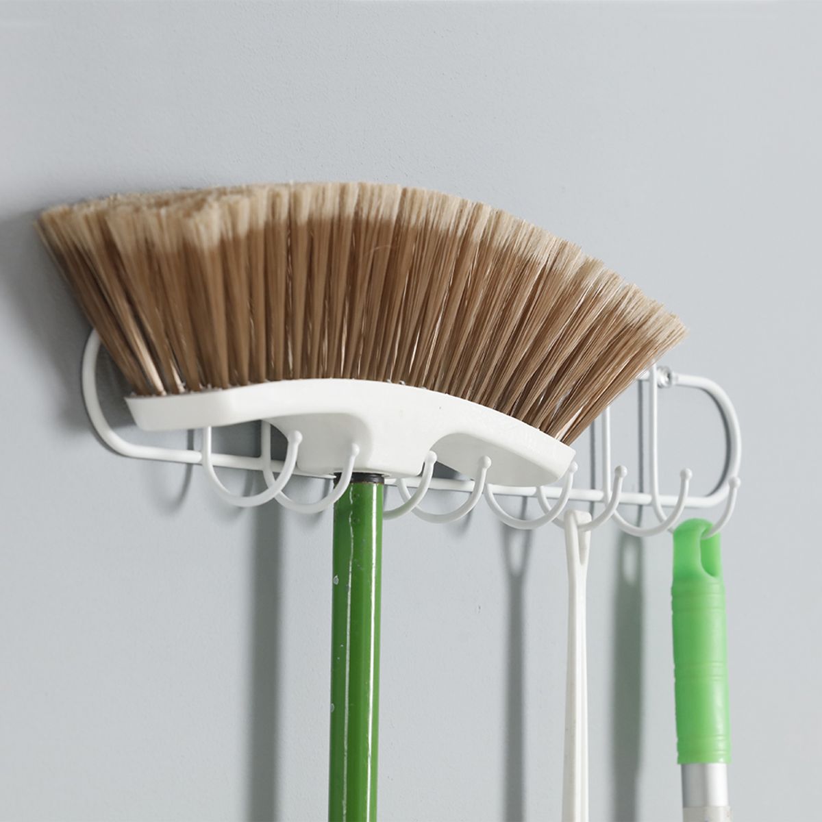 SOH DESIGN - Soporte de escobas y herramientas plastificado blanco