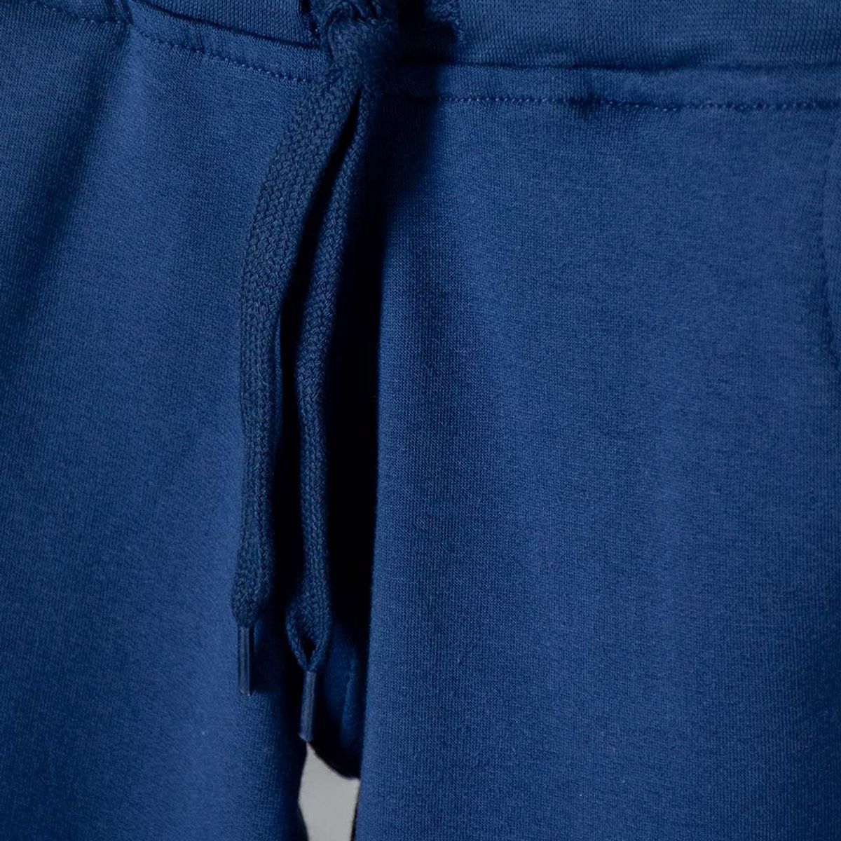 DISNEY - Jogger de Mickey Mouse azul con estampado en relieve para niño 2T a 5T