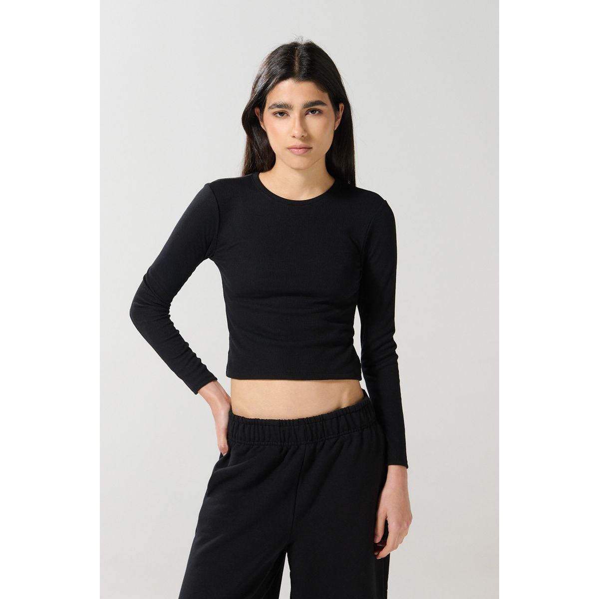 KOAJ - KOAJ Camiseta cuello redondo manga larga, silueta ajustada. Mujer