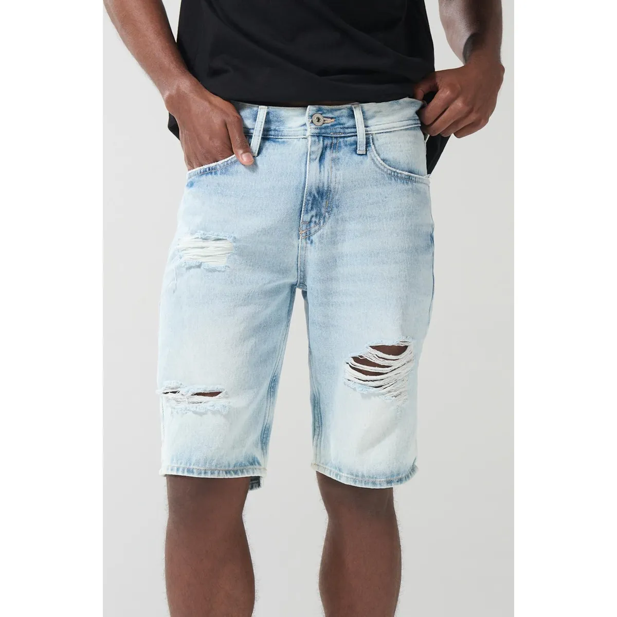 KOAJ - KOAJ Bermuda slim azul en jean tiro bajo con rotos en frente Hombre