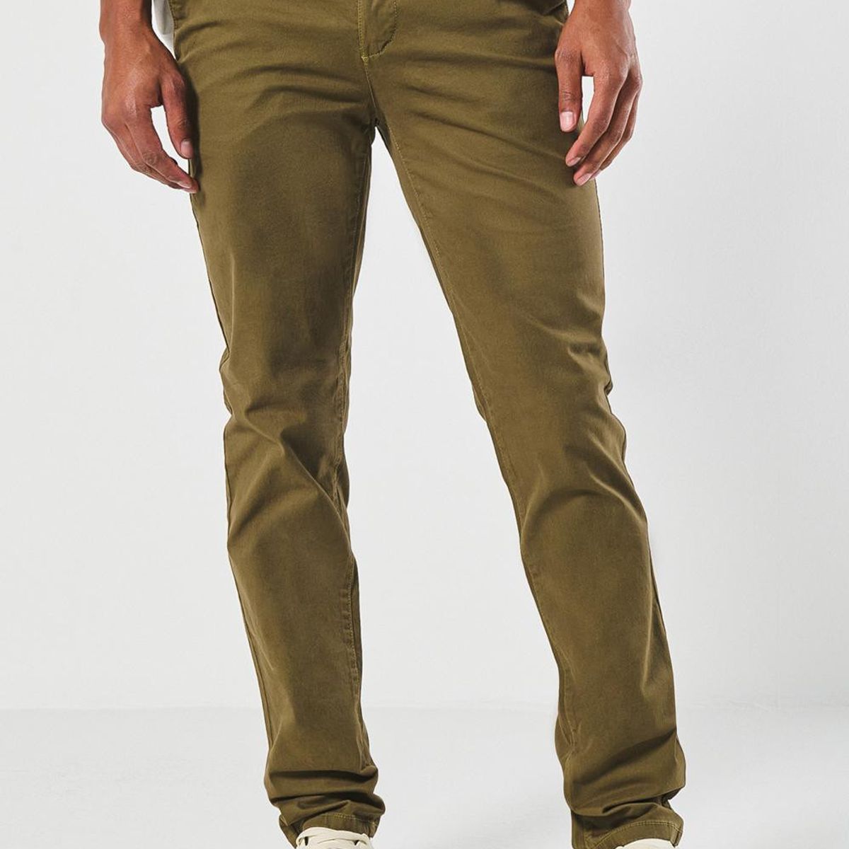 KOAJ - KOAJ Pantalón unicolor slim en dril con bolsillos y tiro med Hombre