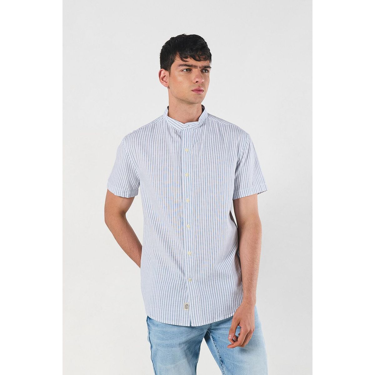 KOAJ - KOAJ Camisa cuello nerú blanca con rayas y manga corta Hombre