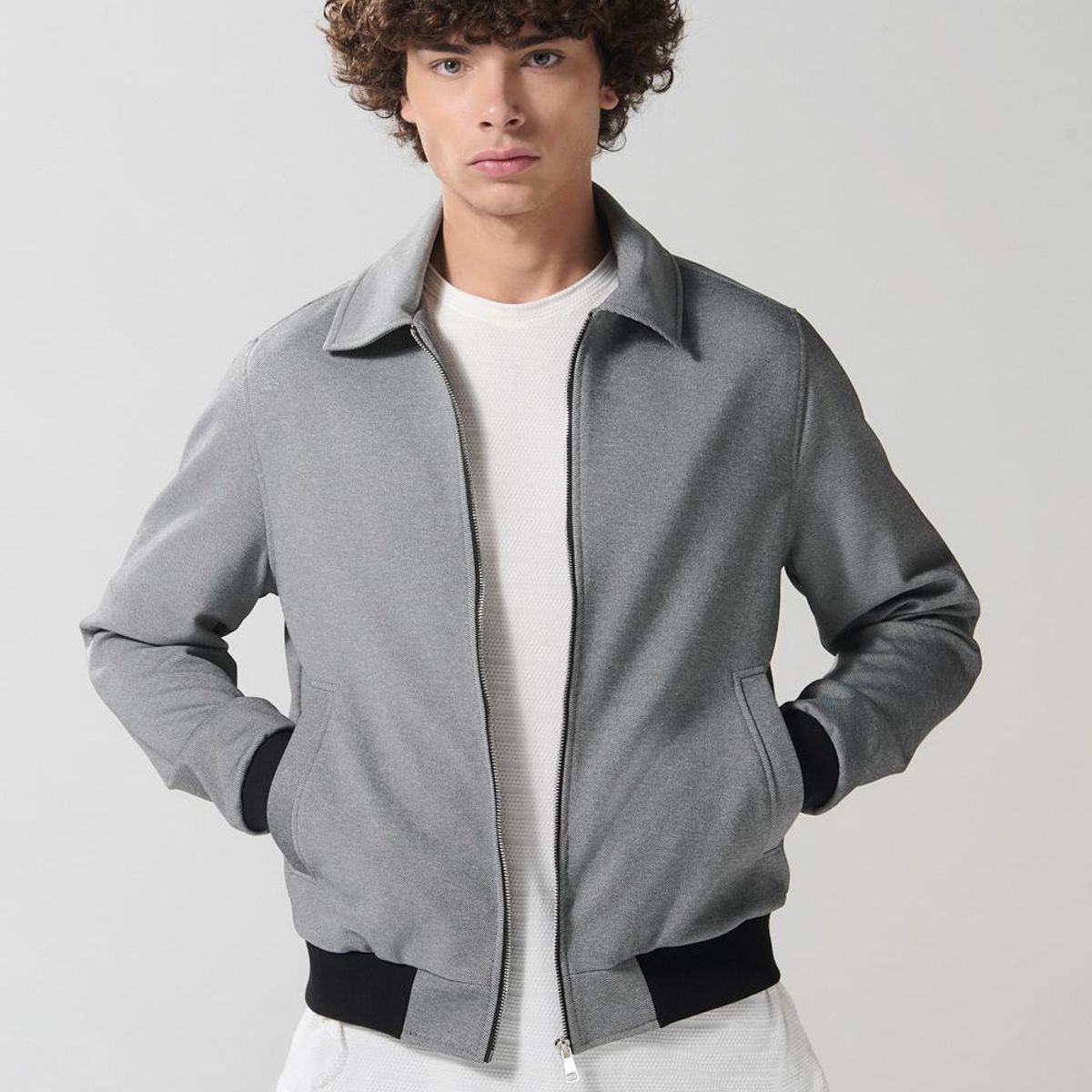 KOAJ - KOAJ Cazadora gris con cuello tipo trucker Hombre