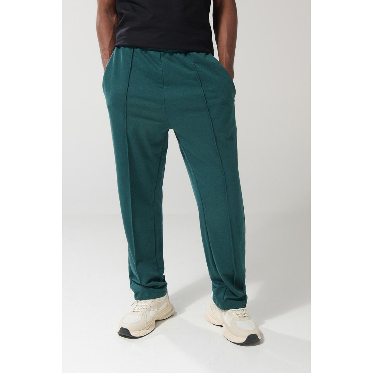 KOAJ - KOAJ Pantalón jogger unicolor con bolsillos y bota recta Hombre