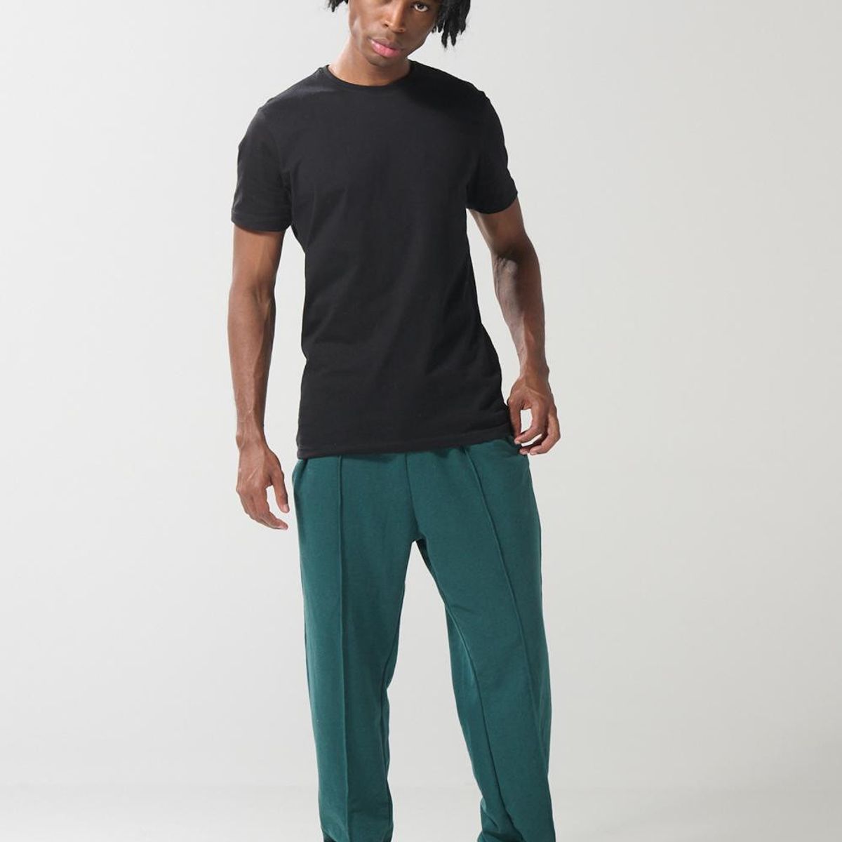 KOAJ - KOAJ Pantalón jogger unicolor con bolsillos y bota recta Hombre