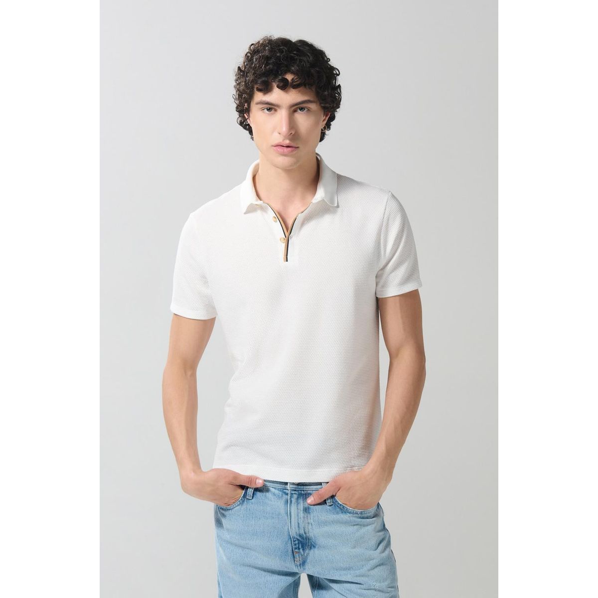 KOAJ - KOAJ Camiseta crema clara tipo polo manga corta con botones Hombre