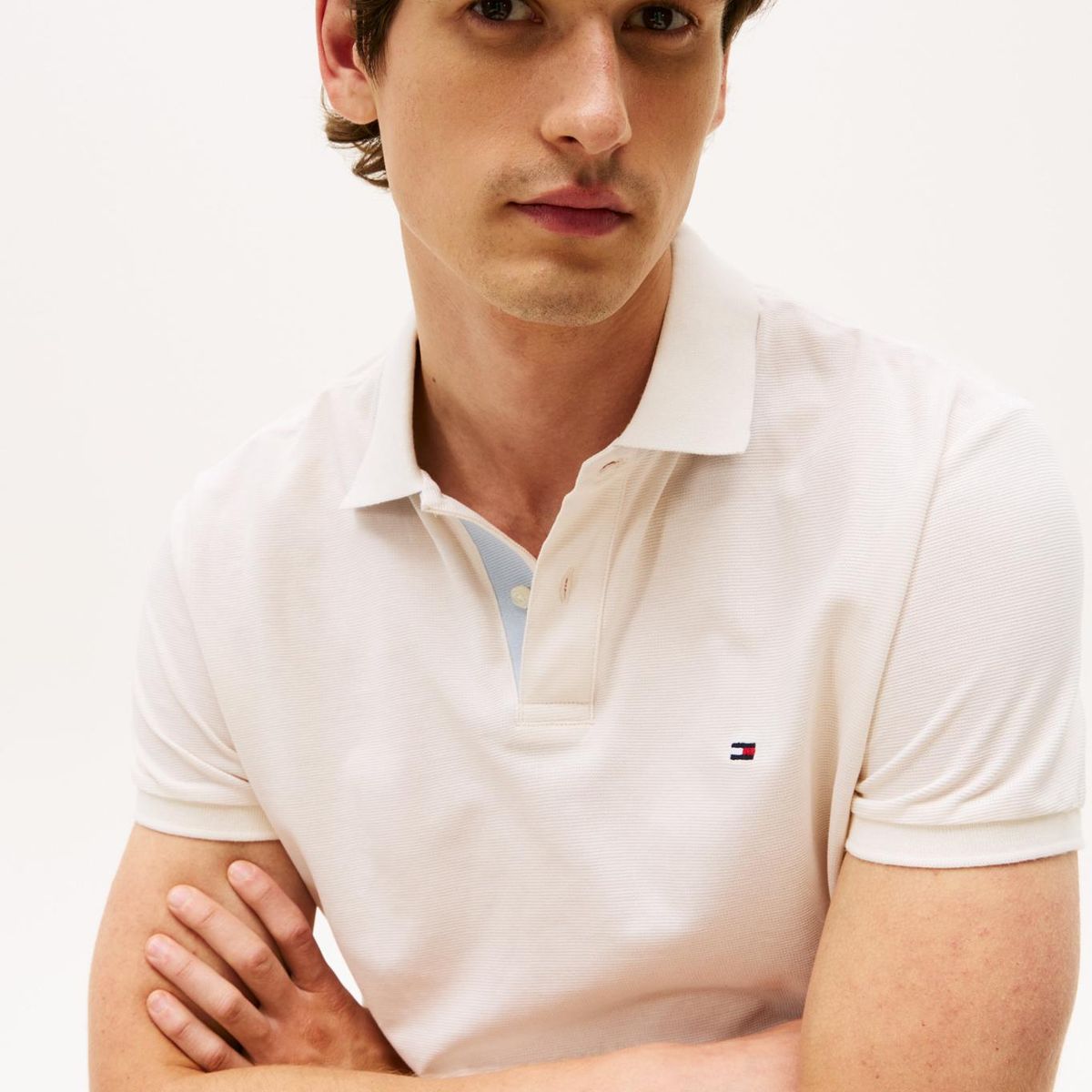 TOMMY HILFIGER - Polo blanco de corte regular con tapeta y cuello a contraste Tommy Hilfiger