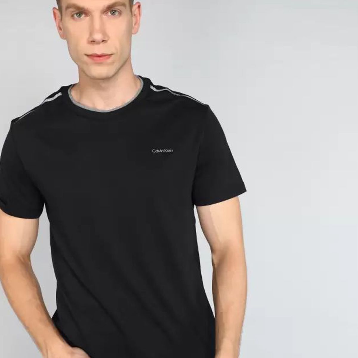 CALVIN KLEIN - Camiseta negra manga corta con cinta distintiva en los hombros Calvin Klein