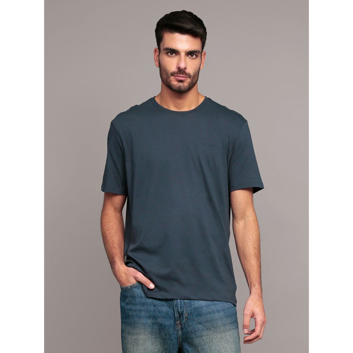 CALVIN KLEIN - Camiseta negra solid liquid con logo Calvin Klein