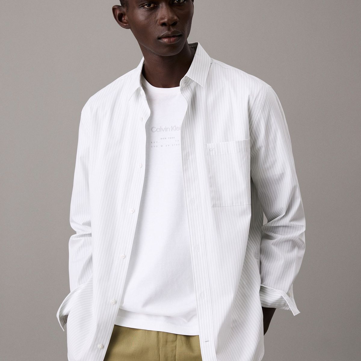 CALVIN KLEIN - Camisa gris elástica a rayas de popelina Calvin Klein