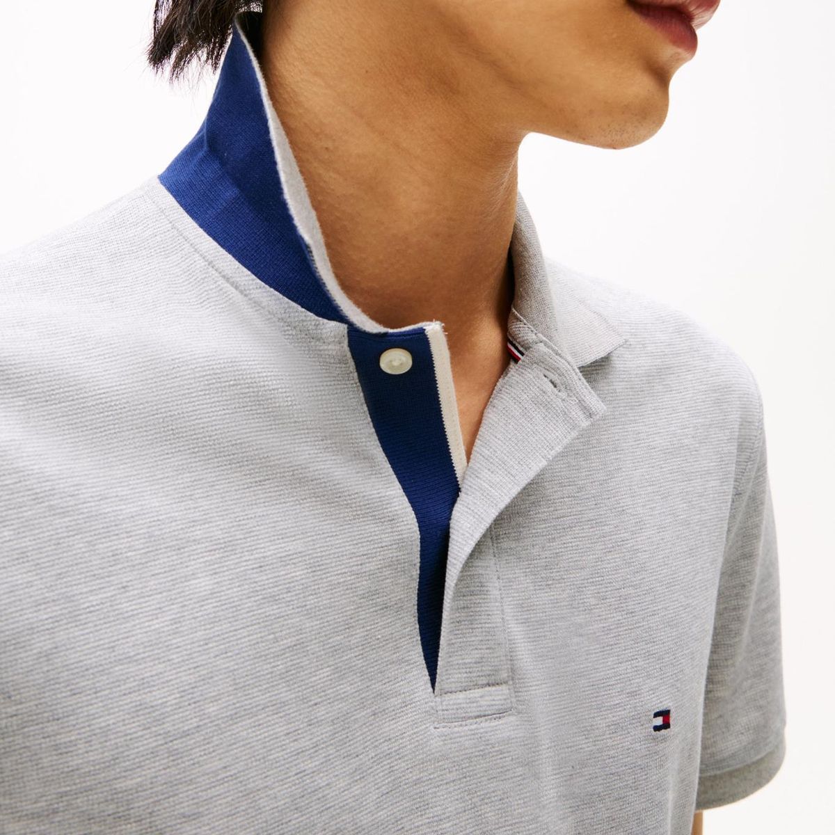 TOMMY HILFIGER - Polo gris de corte regular con tapeta y cuello a contraste Tommy Hilfiger