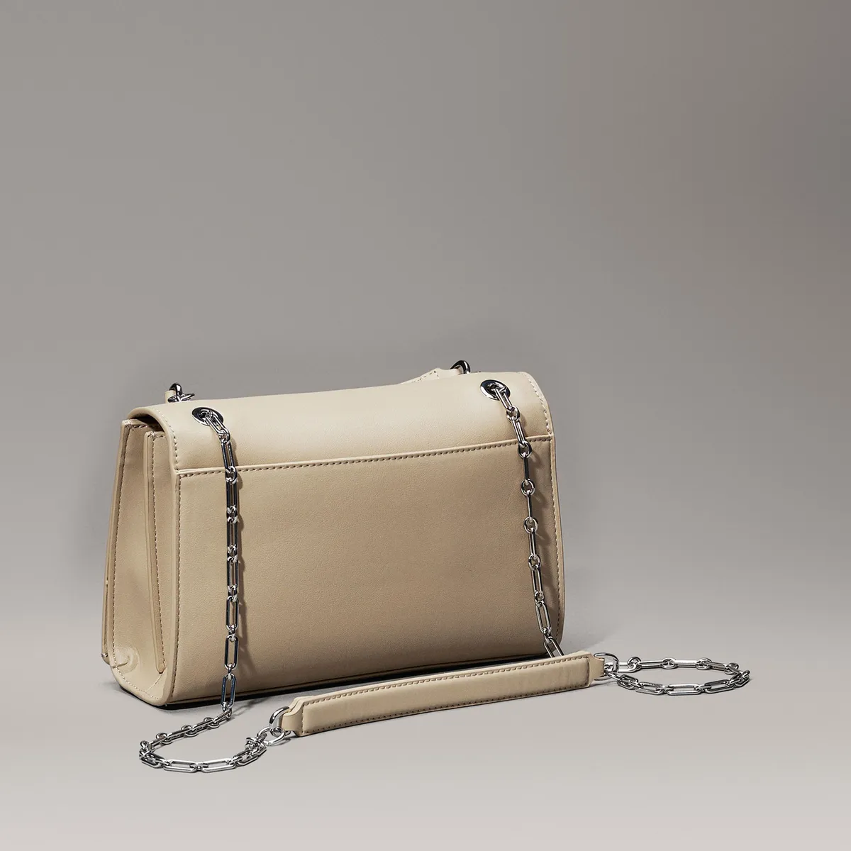 CALVIN KLEIN - Bolso beige cruzado convertible Calvin Klein