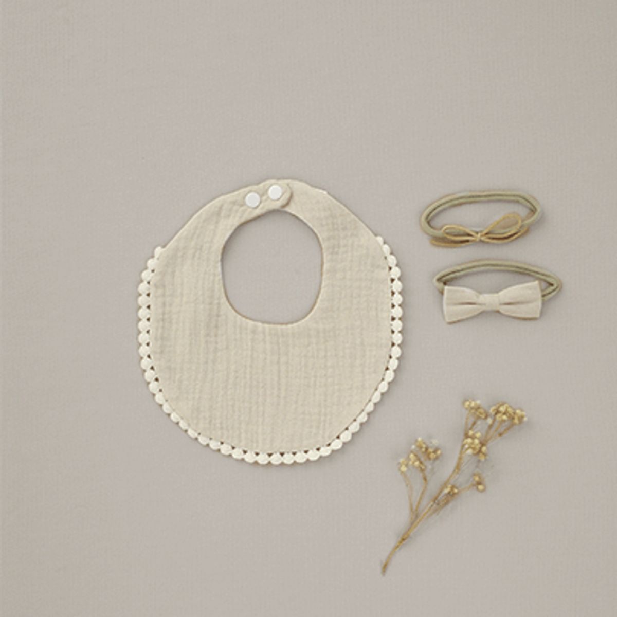 BABY SAMUU - Babero Clásico con Moño Martina