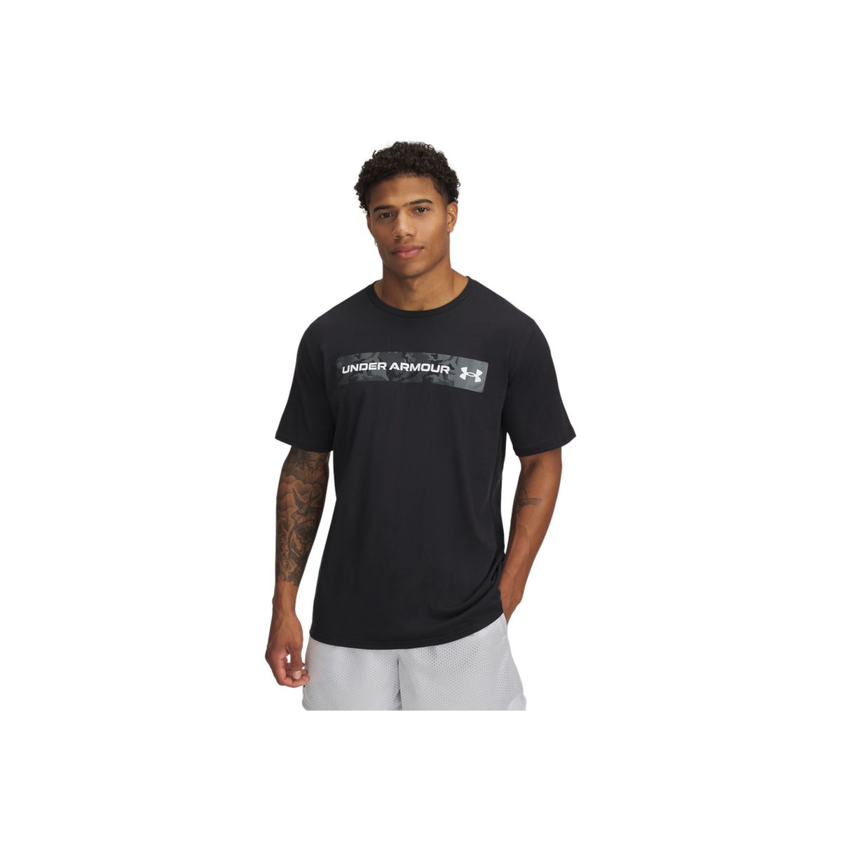 UNDER ARMOUR - Camiseta Hombre Under Armour CAMO CHEST STRIPE SS Negro UNDER ARMOUR