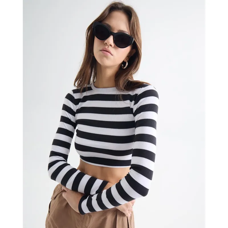 SEVEN SEVEN - Camiseta De Mujer  Color Negro Marca Seven Seven #28096176