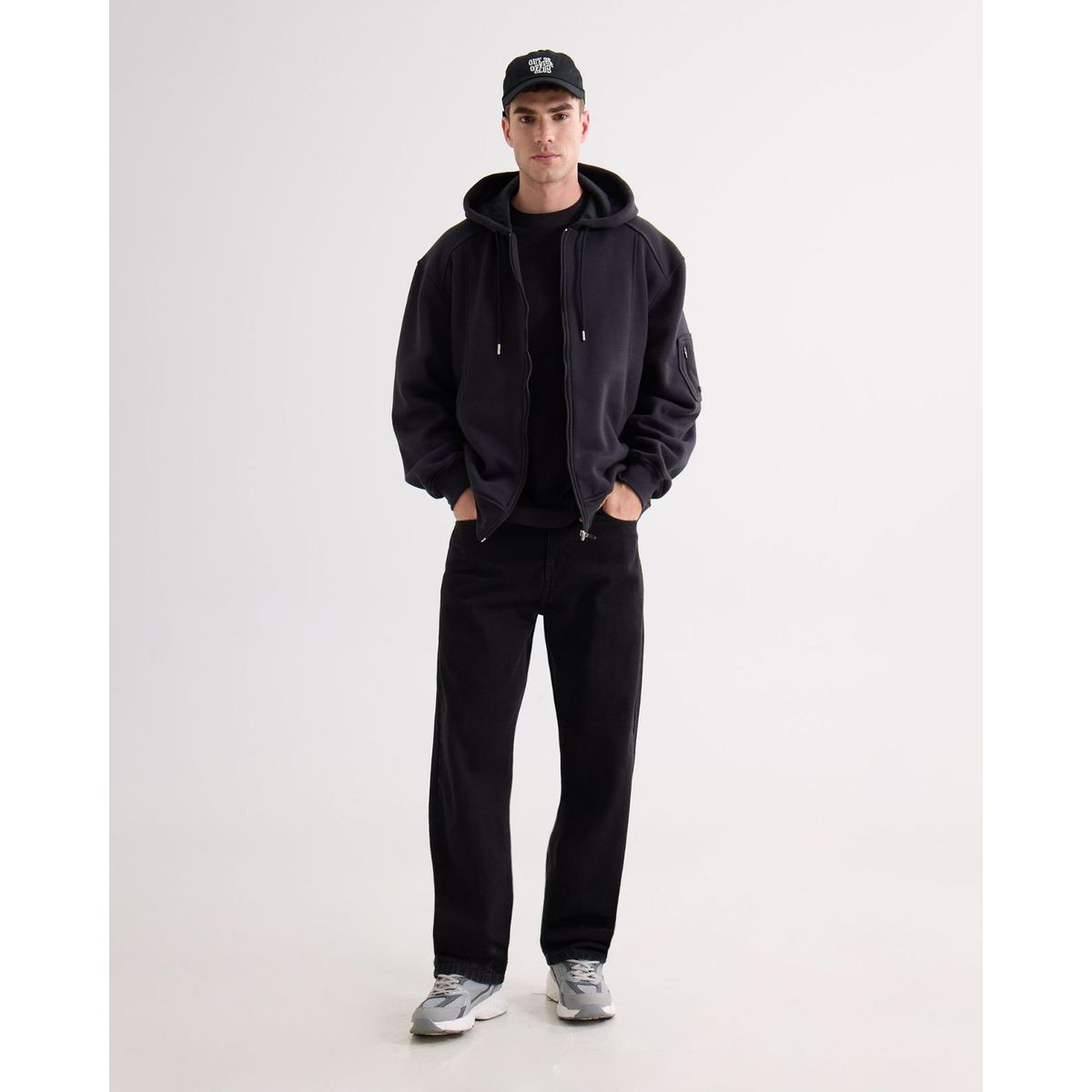SEVEN SEVEN - Jean Recto Tiro Medio  Para Hombre Negro Seven Seven