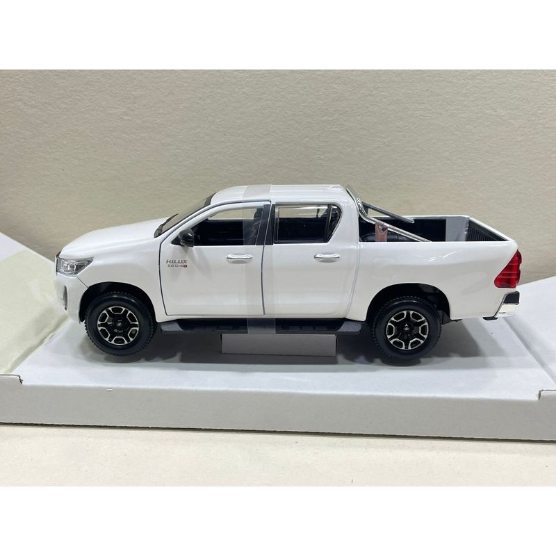 MAISTO - Toyota Hilux de colección a escala 127 Blanca